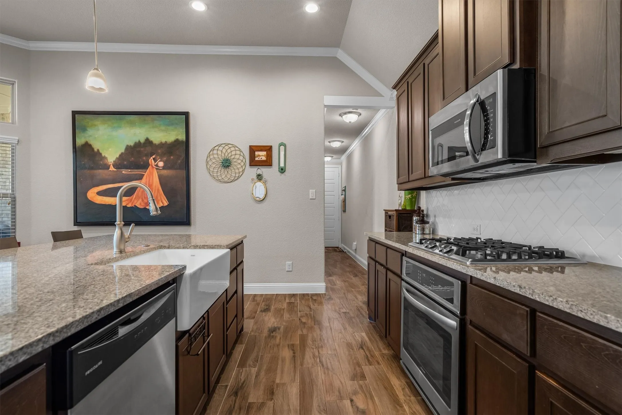 Single Family Residence For Sale in Denton County , 1008 10th Street, Argyle, Texas 76226, 3 Bedroom, 3 Bathroom, 2 Garage spaces, 2,264 Sqft, built in 2018, mls#21408730, Real Estate Agent in Argyle, Homes For Sale in Denton county, Homes For Sale in Argyle, Realtor in Argyle Texas, Real Estate Brokerage Independent Realty Texas, Luminita Cordes Realtor