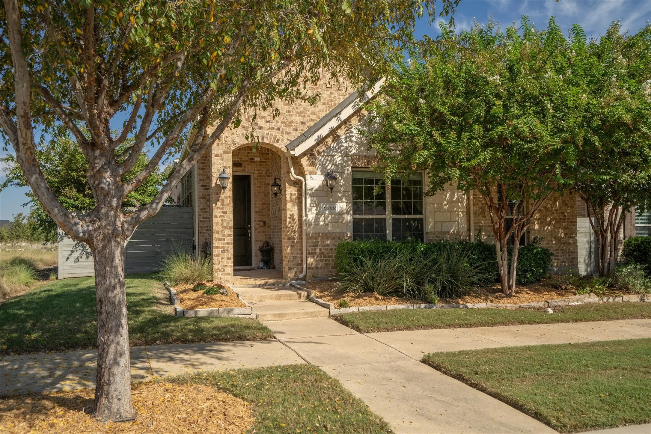 Single Family Residence For Sale in Denton County , 1008 10th Street, Argyle, Texas 76226, 3 Bedroom, 3 Bathroom, 2 Garage spaces, 2,264 Sqft, built in 2018, mls#21408730, Real Estate Agent in Argyle, Homes For Sale in Denton county, Homes For Sale in Argyle, Realtor in Argyle Texas, Real Estate Brokerage Independent Realty Texas, Luminita Cordes Realtor