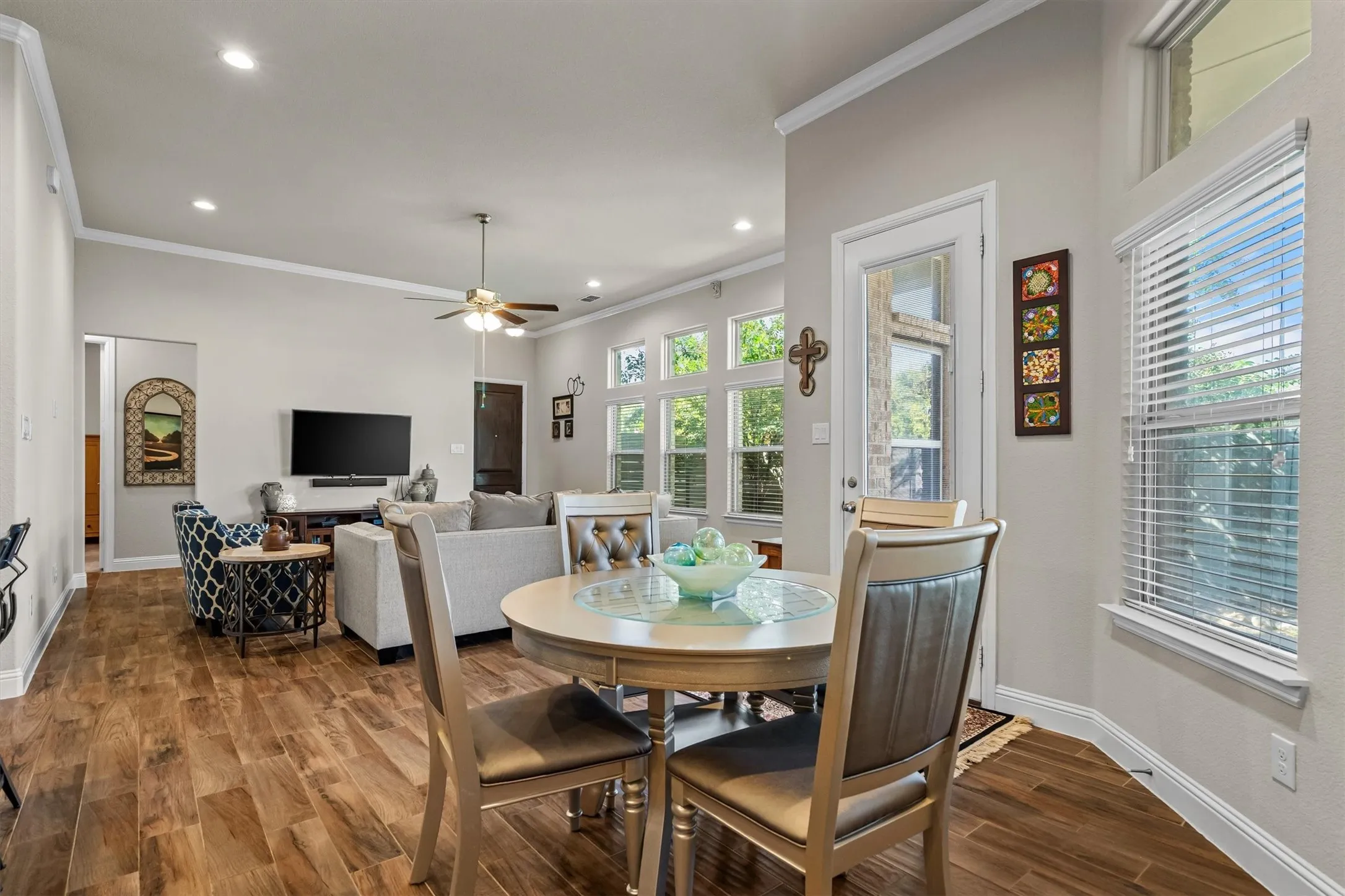 Single Family Residence For Sale in Denton County , 1008 10th Street, Argyle, Texas 76226, 3 Bedroom, 3 Bathroom, 2 Garage spaces, 2,264 Sqft, built in 2018, mls#21408730, Real Estate Agent in Argyle, Homes For Sale in Denton county, Homes For Sale in Argyle, Realtor in Argyle Texas, Real Estate Brokerage Independent Realty Texas, Luminita Cordes Realtor