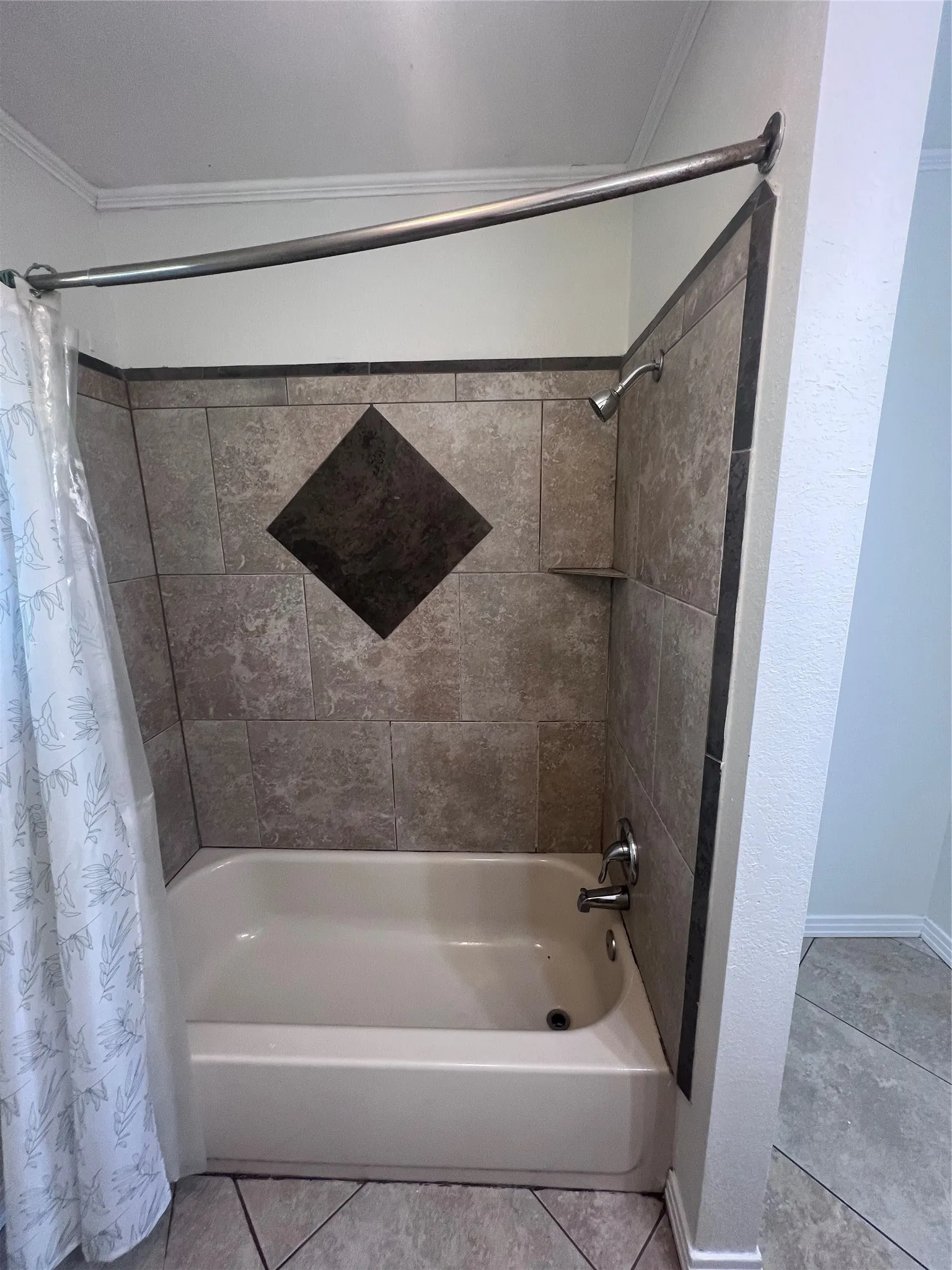 Single Family Residence For Rent in Mc Lennan County , 3215 Pine Avenue, Waco, Texas 76708, 3 Bedroom, 2 Bathroom, Garage spaces, 2,262 Sqft, built in 1954, mls#21408775, Real Estate Agent in Waco, Homes For Rent in Mc Lennan county, Homes For Rent in Waco, Realtor in Waco Texas, Real Estate Brokerage Independent Realty Texas, Luminita Cordes Realtor