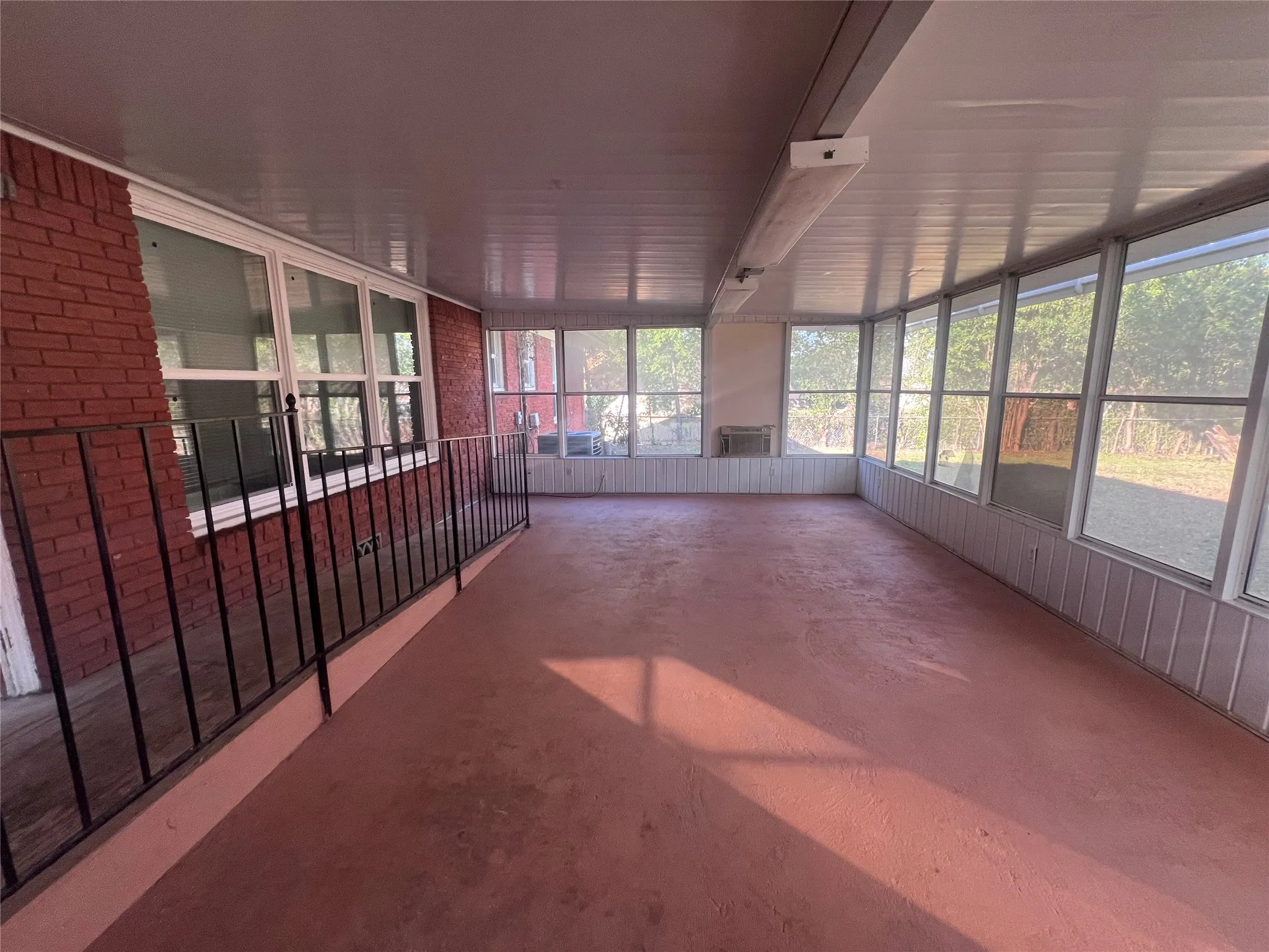 Single Family Residence For Rent in Mc Lennan County , 3215 Pine Avenue, Waco, Texas 76708, 3 Bedroom, 2 Bathroom, Garage spaces, 2,262 Sqft, built in 1954, mls#21408775, Real Estate Agent in Waco, Homes For Rent in Mc Lennan county, Homes For Rent in Waco, Realtor in Waco Texas, Real Estate Brokerage Independent Realty Texas, Luminita Cordes Realtor