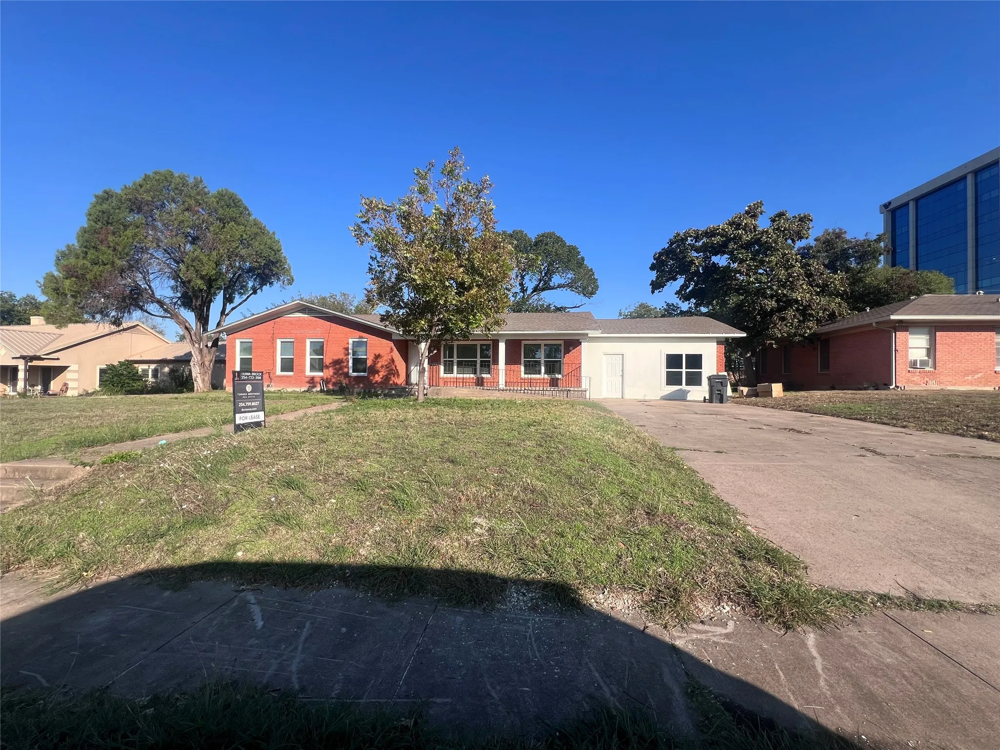 Single Family Residence For Rent in Mc Lennan County , 3215 Pine Avenue, Waco, Texas 76708, 3 Bedroom, 2 Bathroom, Garage spaces, 2,262 Sqft, built in 1954, mls#21408775, Real Estate Agent in Waco, Homes For Rent in Mc Lennan county, Homes For Rent in Waco, Realtor in Waco Texas, Real Estate Brokerage Independent Realty Texas, Luminita Cordes Realtor