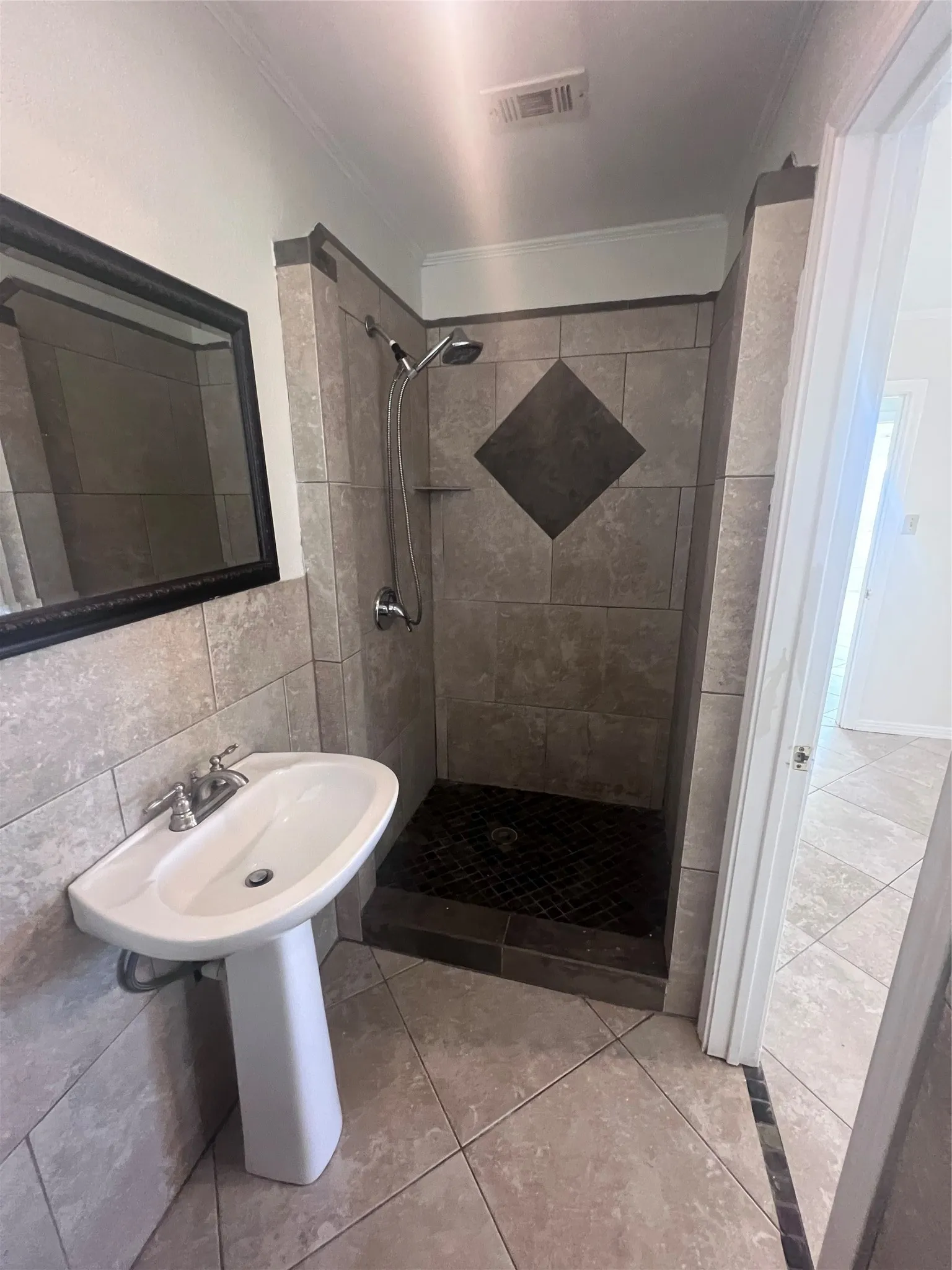Single Family Residence For Rent in Mc Lennan County , 3215 Pine Avenue, Waco, Texas 76708, 3 Bedroom, 2 Bathroom, Garage spaces, 2,262 Sqft, built in 1954, mls#21408775, Real Estate Agent in Waco, Homes For Rent in Mc Lennan county, Homes For Rent in Waco, Realtor in Waco Texas, Real Estate Brokerage Independent Realty Texas, Luminita Cordes Realtor
