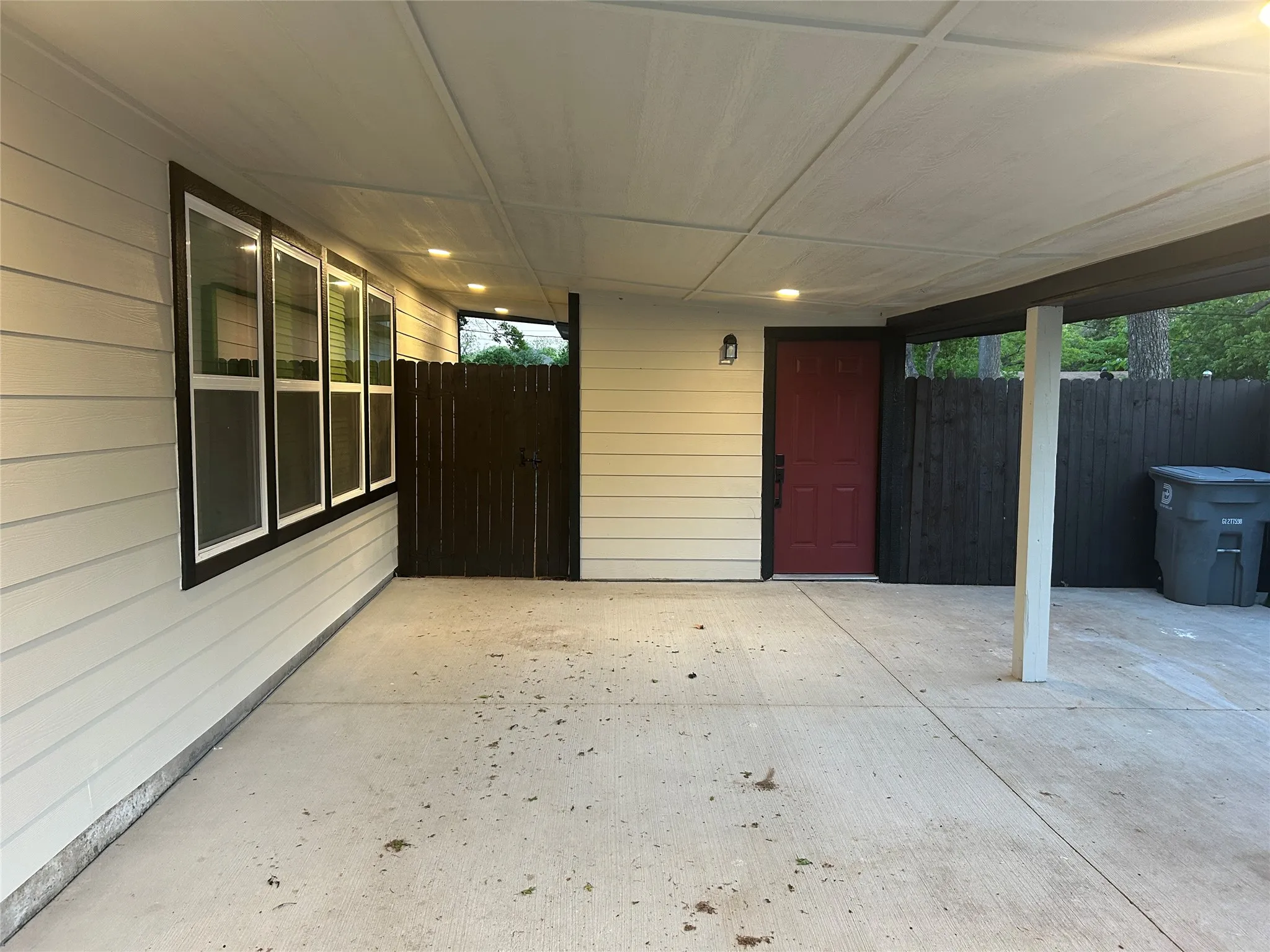 Single Family Residence For Rent in Dallas County , 10312 Desdemona Drive, Dallas, Texas 75228, 4 Bedroom, 3 Bathroom, Garage spaces, 1,800 Sqft, built in 1952, mls#21408781, Real Estate Agent in Dallas, Homes For Rent in Dallas county, Homes For Rent in Dallas, Realtor in Dallas Texas, Real Estate Brokerage Independent Realty Texas, Luminita Cordes Realtor