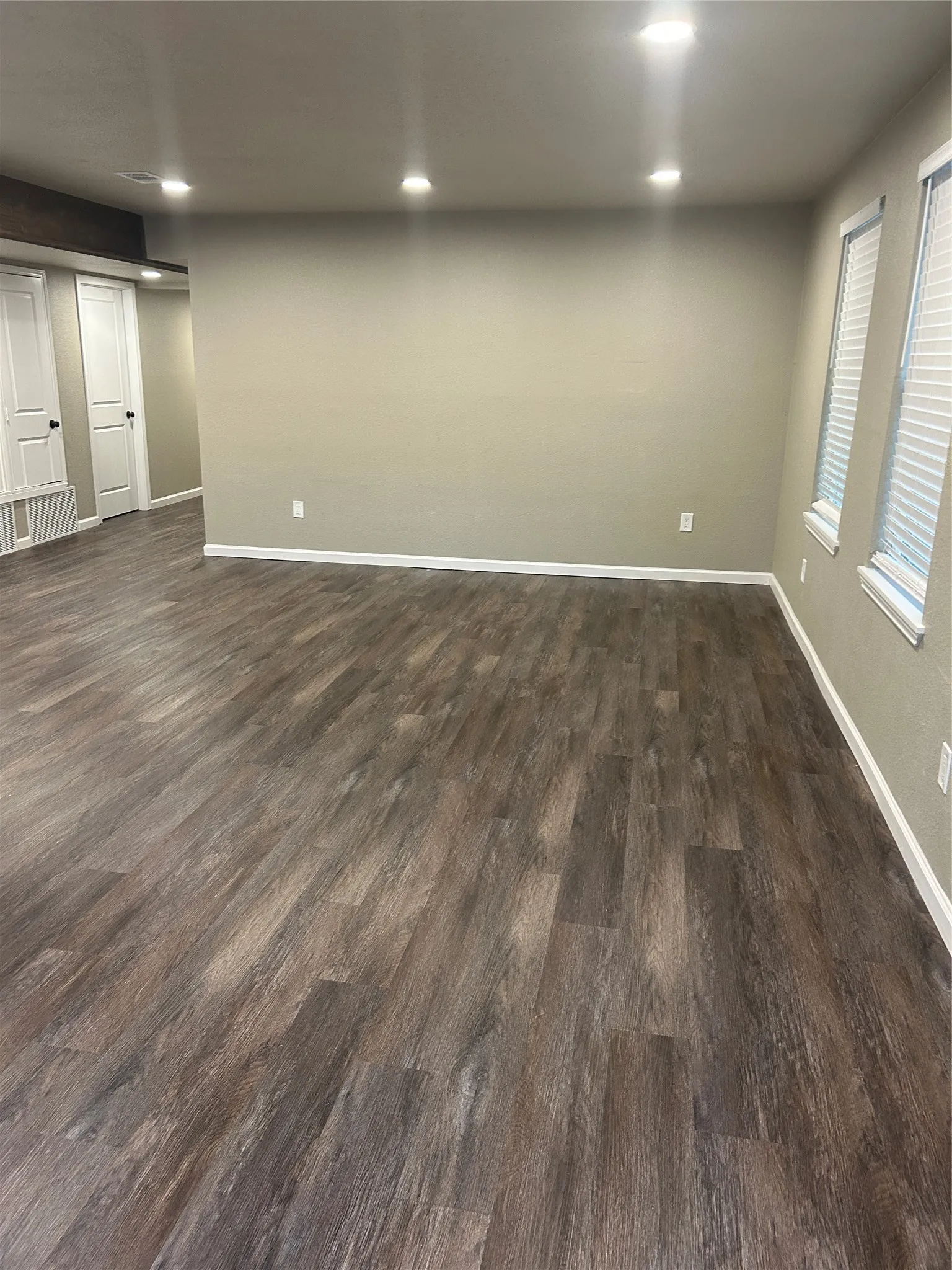 Single Family Residence For Rent in Dallas County , 10312 Desdemona Drive, Dallas, Texas 75228, 4 Bedroom, 3 Bathroom, Garage spaces, 1,800 Sqft, built in 1952, mls#21408781, Real Estate Agent in Dallas, Homes For Rent in Dallas county, Homes For Rent in Dallas, Realtor in Dallas Texas, Real Estate Brokerage Independent Realty Texas, Luminita Cordes Realtor