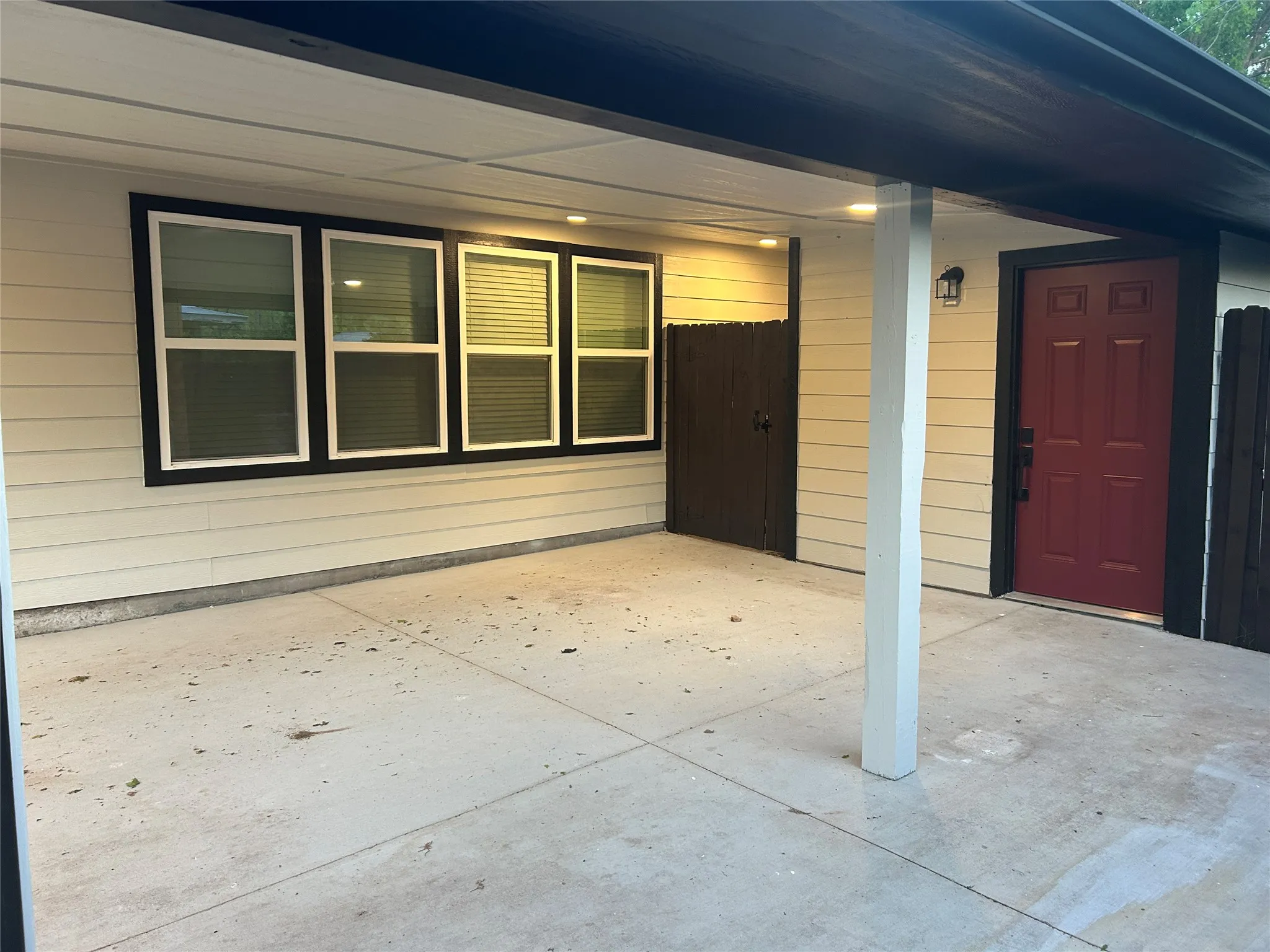 Single Family Residence For Rent in Dallas County , 10312 Desdemona Drive, Dallas, Texas 75228, 4 Bedroom, 3 Bathroom, Garage spaces, 1,800 Sqft, built in 1952, mls#21408781, Real Estate Agent in Dallas, Homes For Rent in Dallas county, Homes For Rent in Dallas, Realtor in Dallas Texas, Real Estate Brokerage Independent Realty Texas, Luminita Cordes Realtor