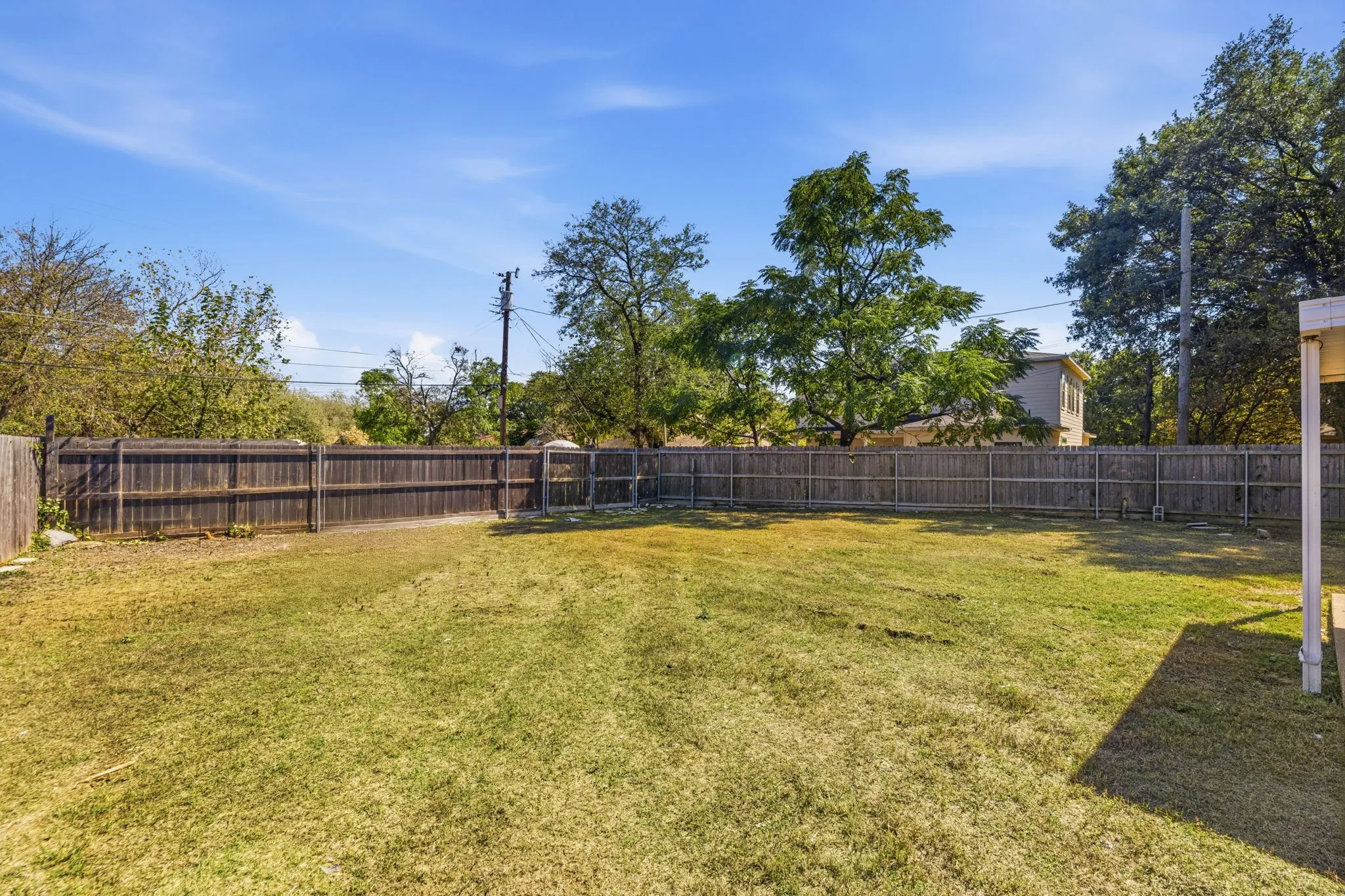 Single Family Residence For Sale in Dallas County , 206 Rockaway Drive, Duncanville, Texas 75116, 3 Bedroom, 2 Bathroom, 1 Garage spaces, 1,148 Sqft, built in 1965, mls#21408701, Real Estate Agent in Duncanville, Homes For Sale in Dallas county, Homes For Sale in Duncanville, Realtor in Duncanville Texas, Real Estate Brokerage Independent Realty Texas, Luminita Cordes Realtor