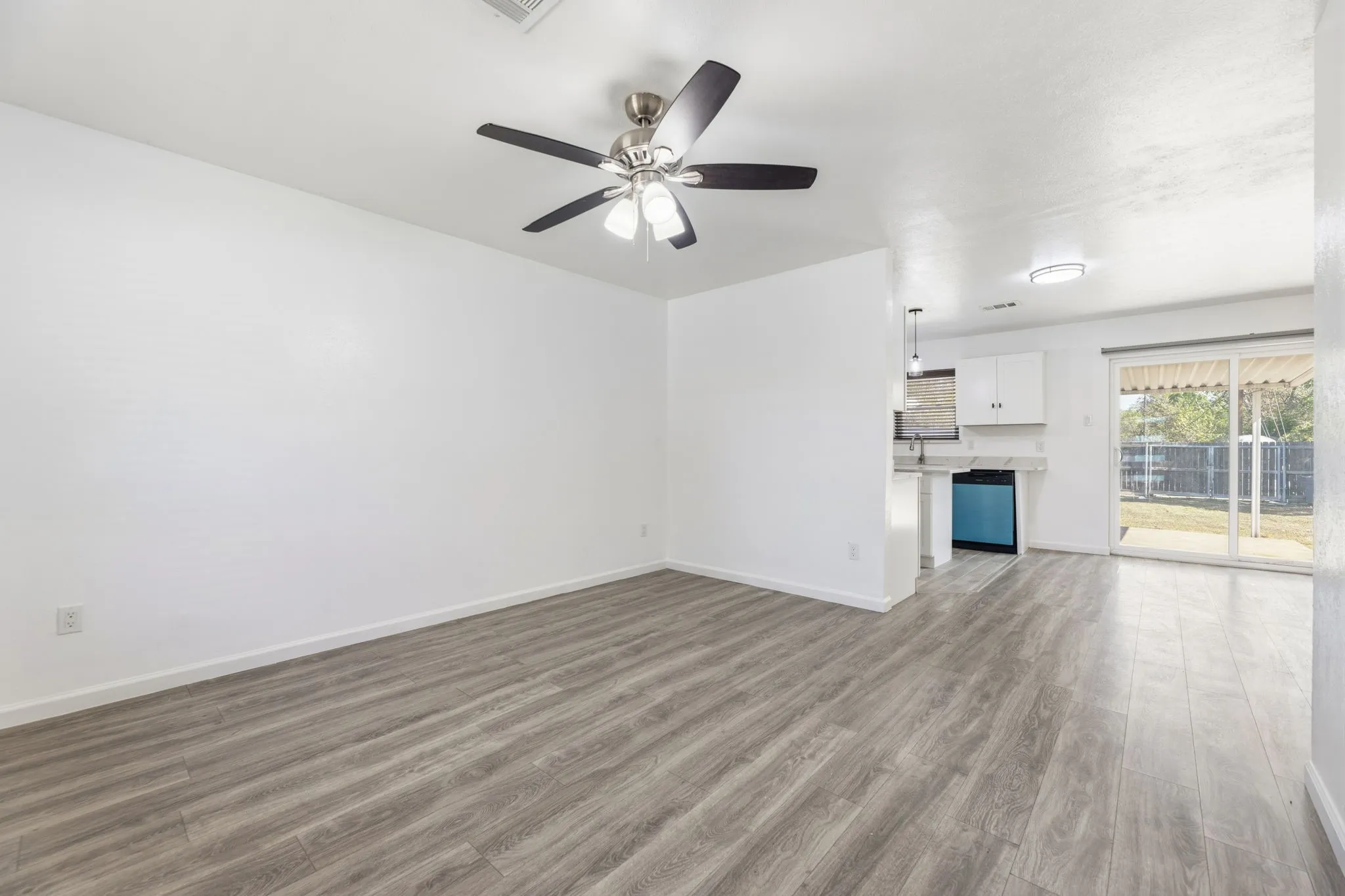 Single Family Residence For Sale in Dallas County , 206 Rockaway Drive, Duncanville, Texas 75116, 3 Bedroom, 2 Bathroom, 1 Garage spaces, 1,148 Sqft, built in 1965, mls#21408701, Real Estate Agent in Duncanville, Homes For Sale in Dallas county, Homes For Sale in Duncanville, Realtor in Duncanville Texas, Real Estate Brokerage Independent Realty Texas, Luminita Cordes Realtor