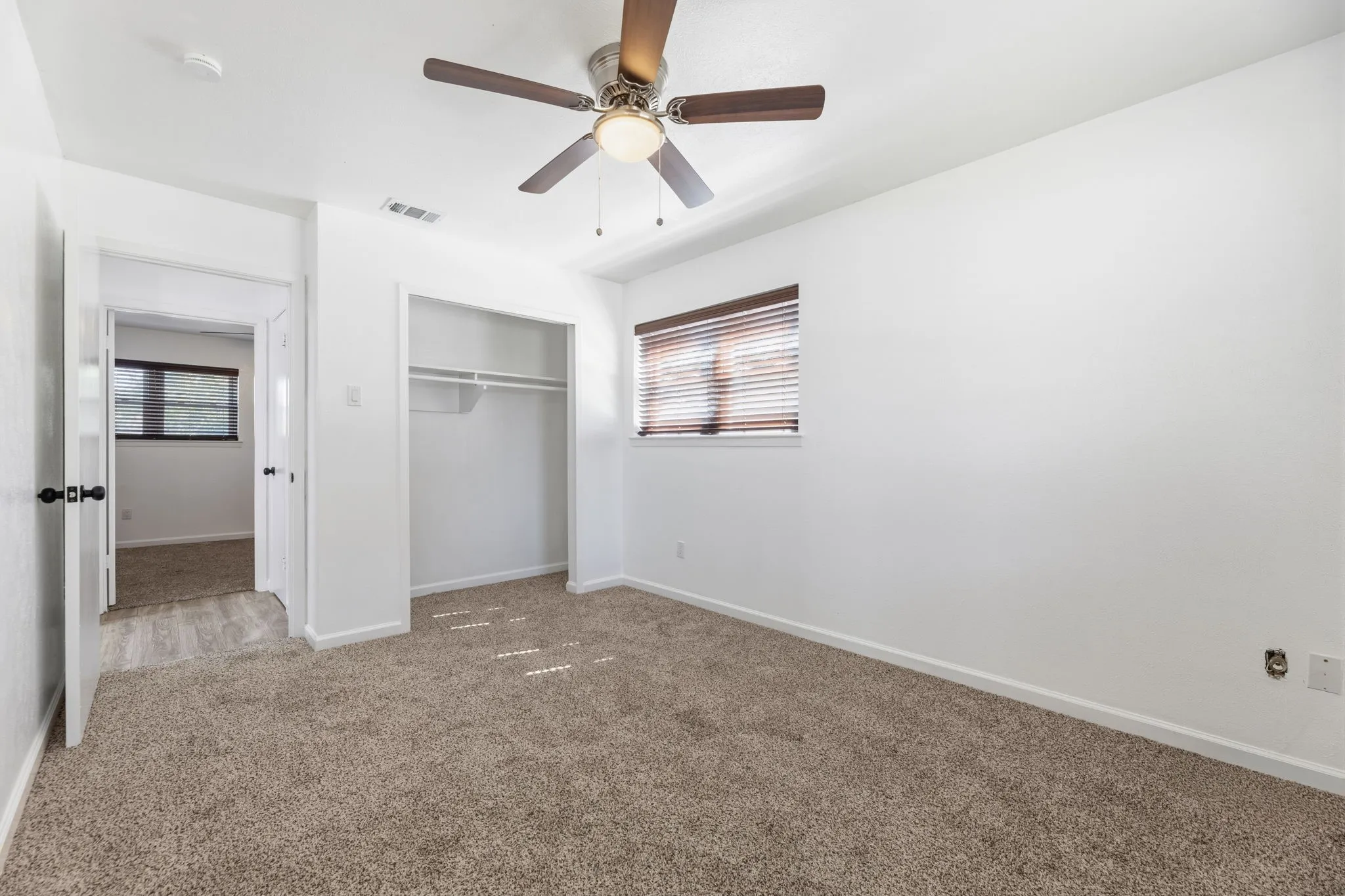 Single Family Residence For Sale in Dallas County , 206 Rockaway Drive, Duncanville, Texas 75116, 3 Bedroom, 2 Bathroom, 1 Garage spaces, 1,148 Sqft, built in 1965, mls#21408701, Real Estate Agent in Duncanville, Homes For Sale in Dallas county, Homes For Sale in Duncanville, Realtor in Duncanville Texas, Real Estate Brokerage Independent Realty Texas, Luminita Cordes Realtor