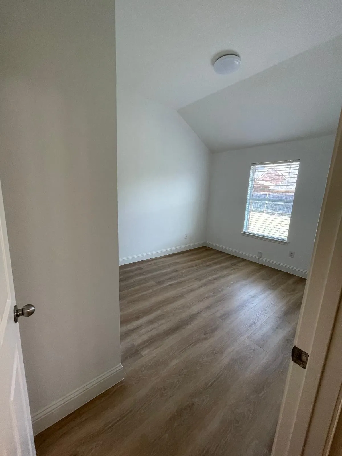 Single Family Residence For Rent in Denton County , 2049 Sunny Side Drive, Little Elm, Texas 75068, 4 Bedroom, 2 Bathroom, 2 Garage spaces, 1,502 Sqft, built in 2006, mls#21408783, Real Estate Agent in Little Elm, Homes For Rent in Denton county, Homes For Rent in Little Elm, Realtor in Little Elm Texas, Real Estate Brokerage Independent Realty Texas, Luminita Cordes Realtor