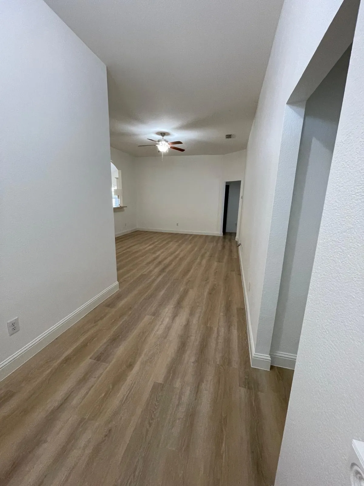 Single Family Residence For Rent in Denton County , 2049 Sunny Side Drive, Little Elm, Texas 75068, 4 Bedroom, 2 Bathroom, 2 Garage spaces, 1,502 Sqft, built in 2006, mls#21408783, Real Estate Agent in Little Elm, Homes For Rent in Denton county, Homes For Rent in Little Elm, Realtor in Little Elm Texas, Real Estate Brokerage Independent Realty Texas, Luminita Cordes Realtor