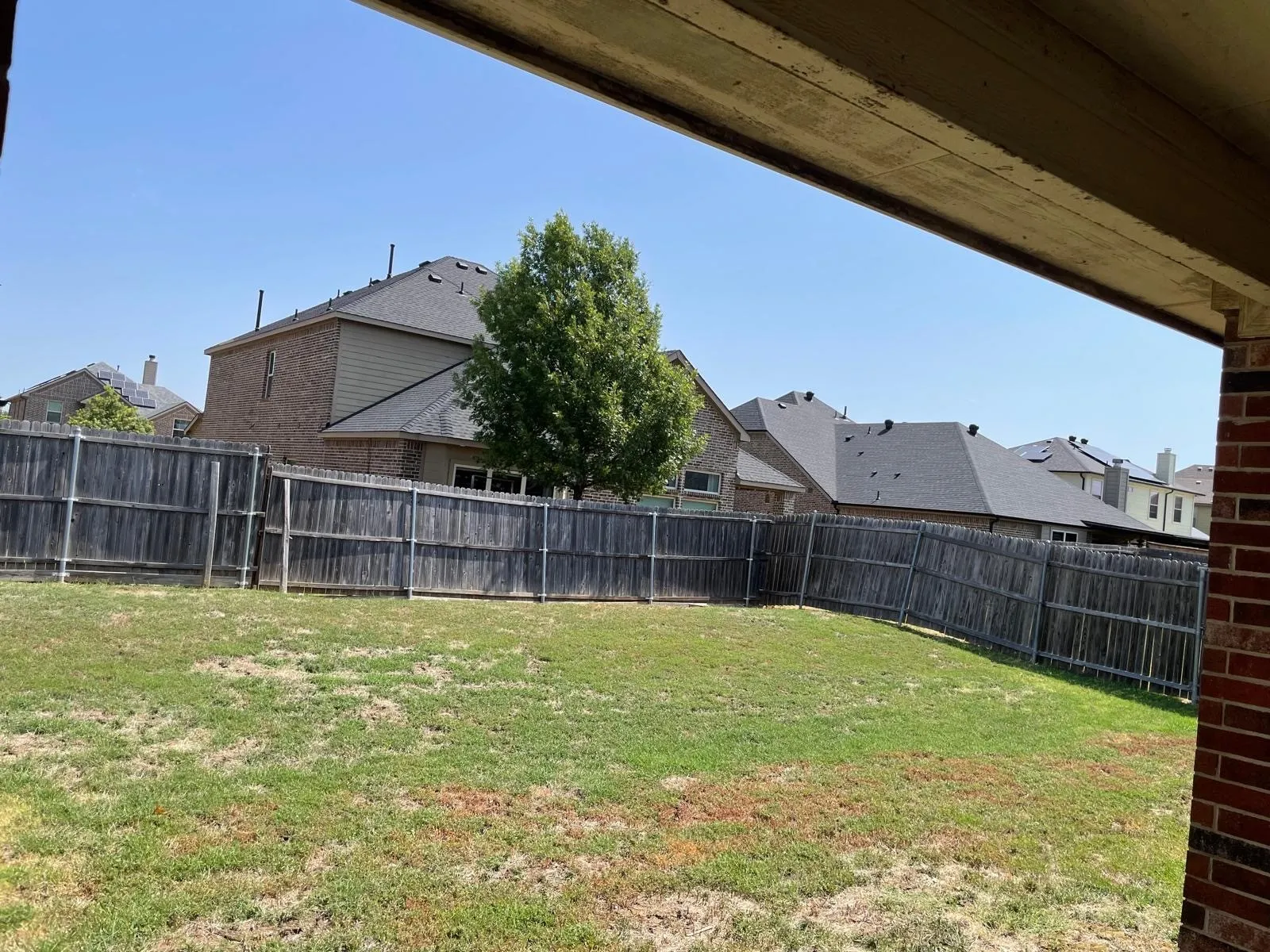 Single Family Residence For Rent in Denton County , 2049 Sunny Side Drive, Little Elm, Texas 75068, 4 Bedroom, 2 Bathroom, 2 Garage spaces, 1,502 Sqft, built in 2006, mls#21408783, Real Estate Agent in Little Elm, Homes For Rent in Denton county, Homes For Rent in Little Elm, Realtor in Little Elm Texas, Real Estate Brokerage Independent Realty Texas, Luminita Cordes Realtor