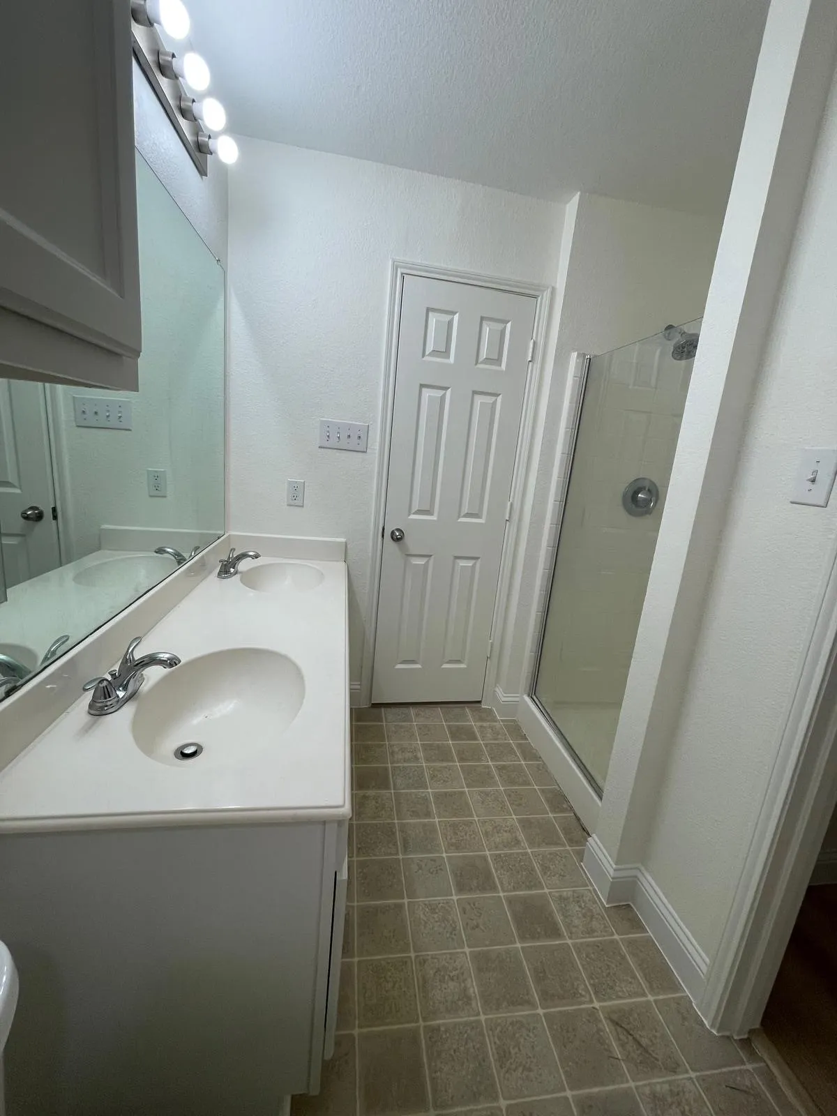 Single Family Residence For Rent in Denton County , 2049 Sunny Side Drive, Little Elm, Texas 75068, 4 Bedroom, 2 Bathroom, 2 Garage spaces, 1,502 Sqft, built in 2006, mls#21408783, Real Estate Agent in Little Elm, Homes For Rent in Denton county, Homes For Rent in Little Elm, Realtor in Little Elm Texas, Real Estate Brokerage Independent Realty Texas, Luminita Cordes Realtor
