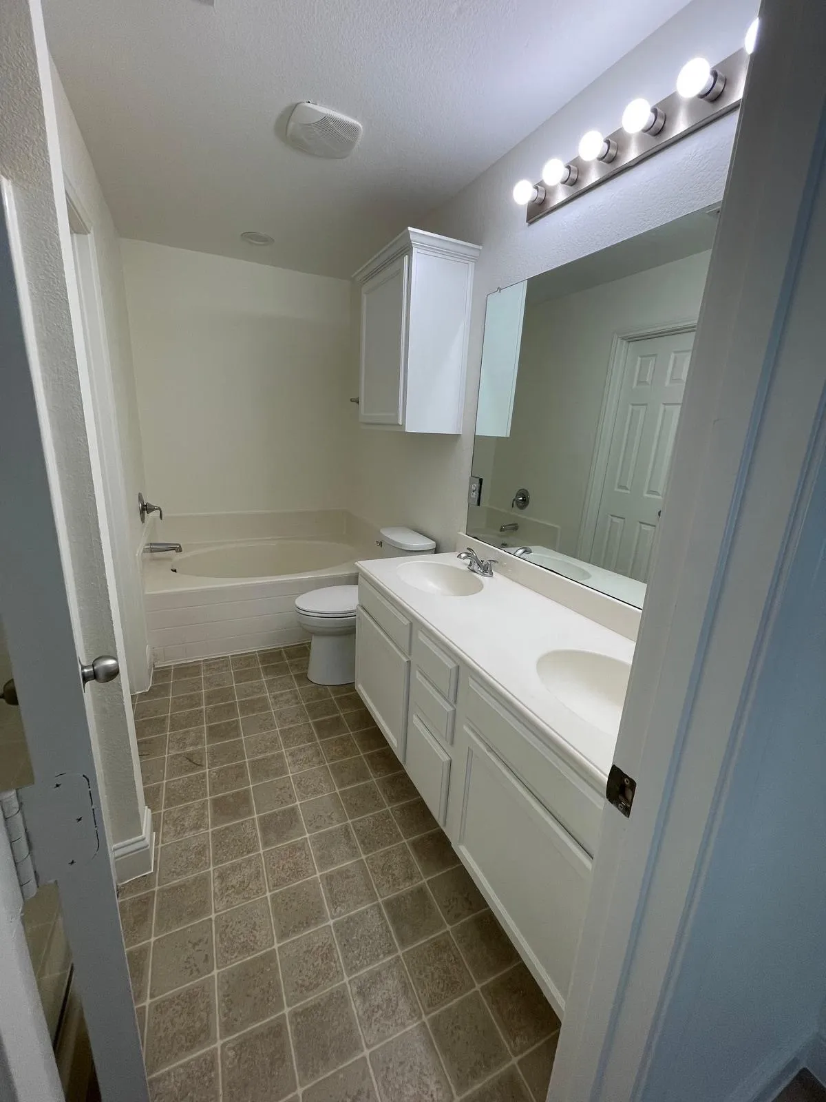 Single Family Residence For Rent in Denton County , 2049 Sunny Side Drive, Little Elm, Texas 75068, 4 Bedroom, 2 Bathroom, 2 Garage spaces, 1,502 Sqft, built in 2006, mls#21408783, Real Estate Agent in Little Elm, Homes For Rent in Denton county, Homes For Rent in Little Elm, Realtor in Little Elm Texas, Real Estate Brokerage Independent Realty Texas, Luminita Cordes Realtor