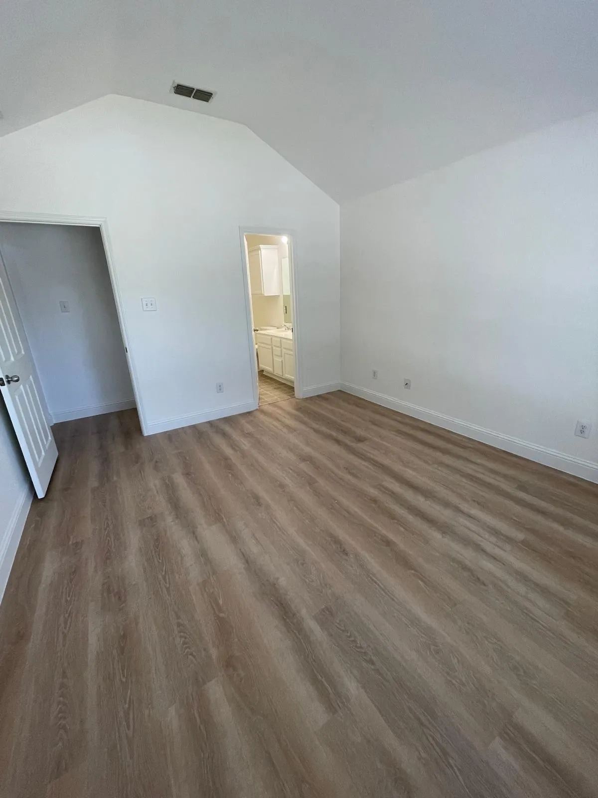 Single Family Residence For Rent in Denton County , 2049 Sunny Side Drive, Little Elm, Texas 75068, 4 Bedroom, 2 Bathroom, 2 Garage spaces, 1,502 Sqft, built in 2006, mls#21408783, Real Estate Agent in Little Elm, Homes For Rent in Denton county, Homes For Rent in Little Elm, Realtor in Little Elm Texas, Real Estate Brokerage Independent Realty Texas, Luminita Cordes Realtor