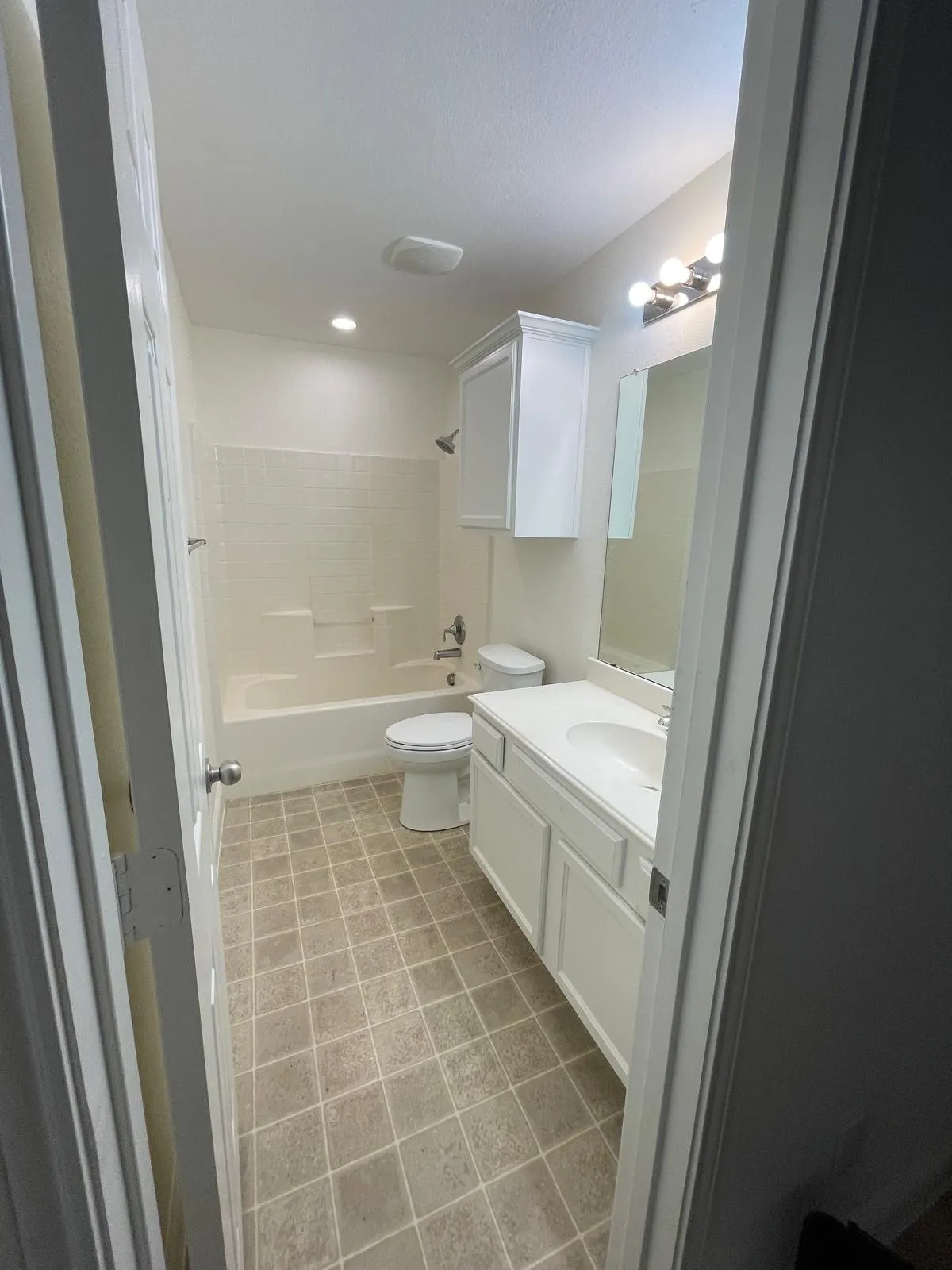 Single Family Residence For Rent in Denton County , 2049 Sunny Side Drive, Little Elm, Texas 75068, 4 Bedroom, 2 Bathroom, 2 Garage spaces, 1,502 Sqft, built in 2006, mls#21408783, Real Estate Agent in Little Elm, Homes For Rent in Denton county, Homes For Rent in Little Elm, Realtor in Little Elm Texas, Real Estate Brokerage Independent Realty Texas, Luminita Cordes Realtor