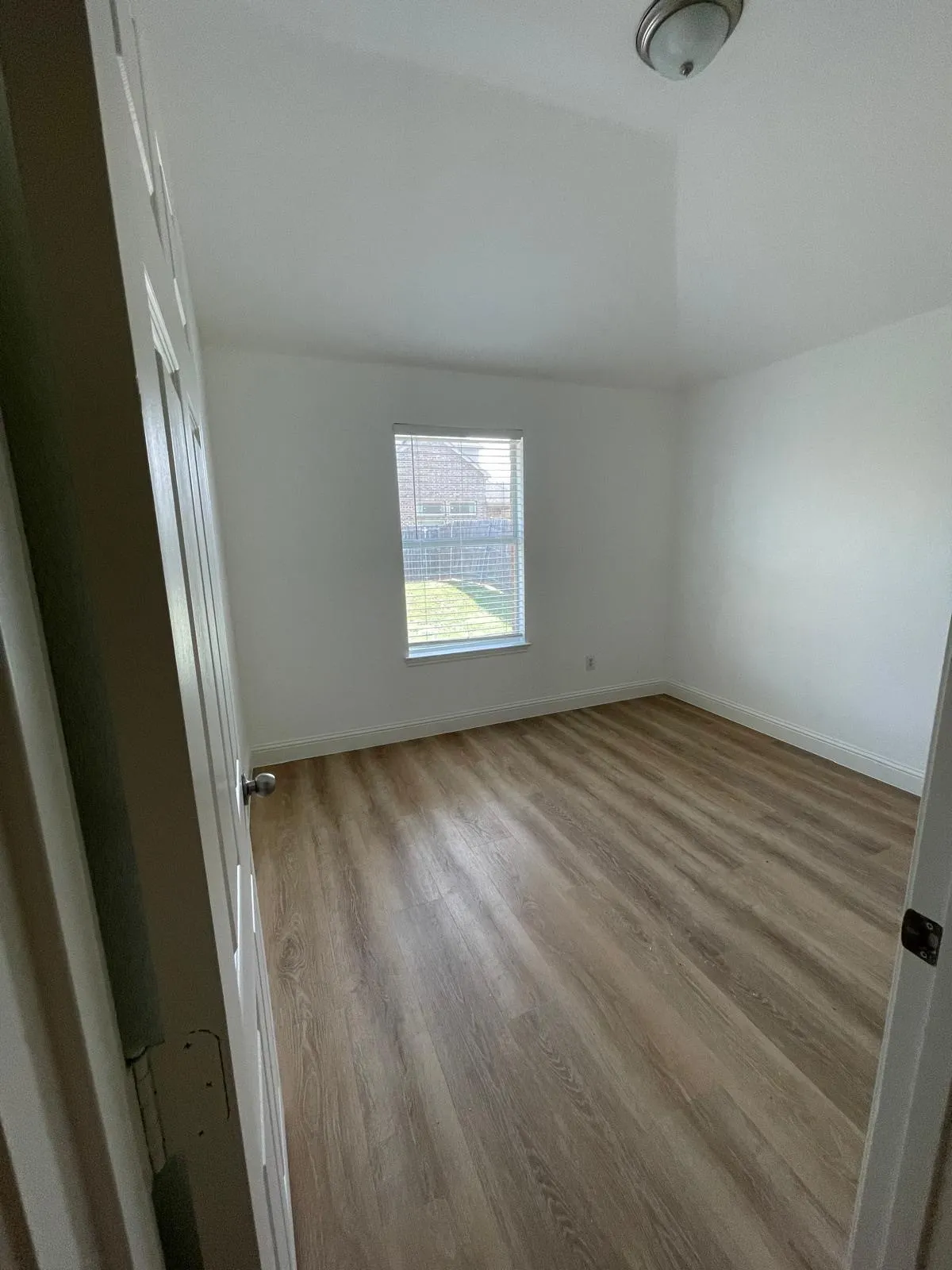 Single Family Residence For Rent in Denton County , 2049 Sunny Side Drive, Little Elm, Texas 75068, 4 Bedroom, 2 Bathroom, 2 Garage spaces, 1,502 Sqft, built in 2006, mls#21408783, Real Estate Agent in Little Elm, Homes For Rent in Denton county, Homes For Rent in Little Elm, Realtor in Little Elm Texas, Real Estate Brokerage Independent Realty Texas, Luminita Cordes Realtor