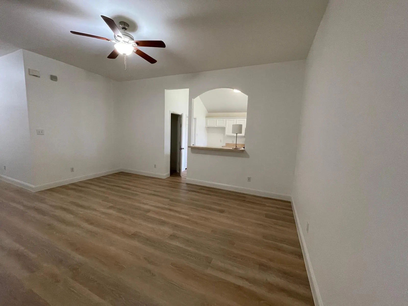 Single Family Residence For Rent in Denton County , 2049 Sunny Side Drive, Little Elm, Texas 75068, 4 Bedroom, 2 Bathroom, 2 Garage spaces, 1,502 Sqft, built in 2006, mls#21408783, Real Estate Agent in Little Elm, Homes For Rent in Denton county, Homes For Rent in Little Elm, Realtor in Little Elm Texas, Real Estate Brokerage Independent Realty Texas, Luminita Cordes Realtor
