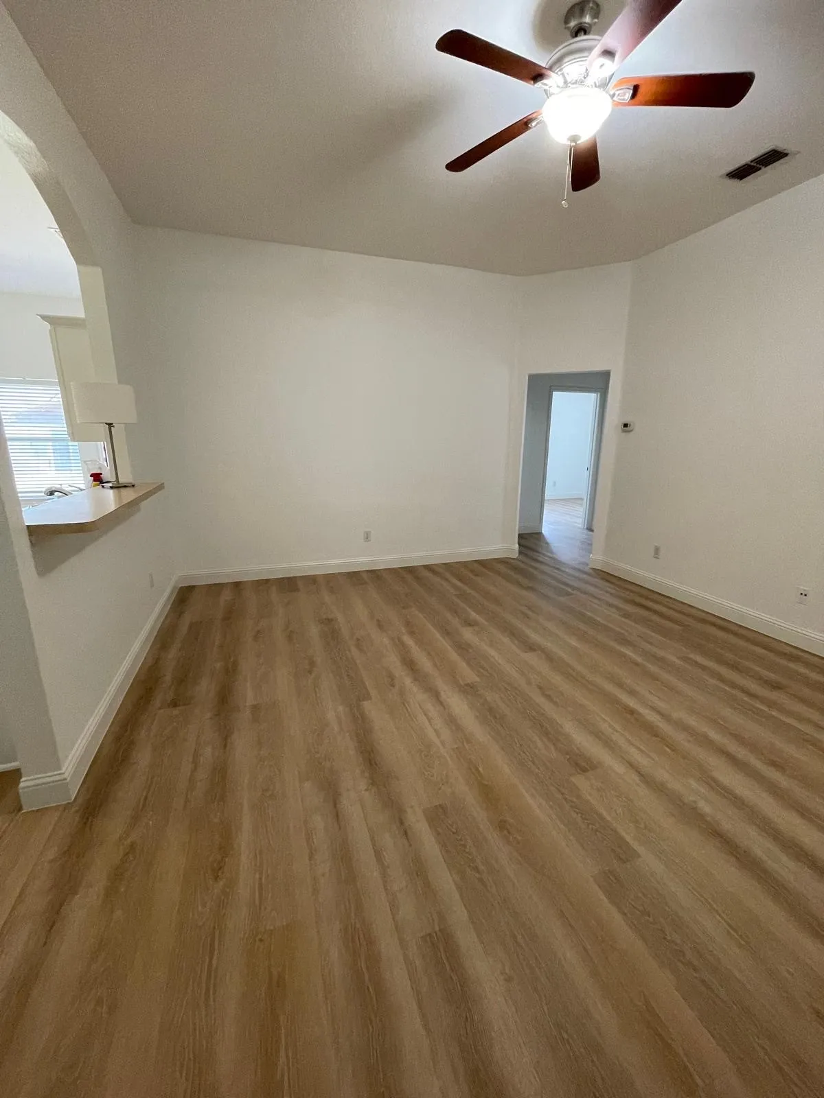 Single Family Residence For Rent in Denton County , 2049 Sunny Side Drive, Little Elm, Texas 75068, 4 Bedroom, 2 Bathroom, 2 Garage spaces, 1,502 Sqft, built in 2006, mls#21408783, Real Estate Agent in Little Elm, Homes For Rent in Denton county, Homes For Rent in Little Elm, Realtor in Little Elm Texas, Real Estate Brokerage Independent Realty Texas, Luminita Cordes Realtor