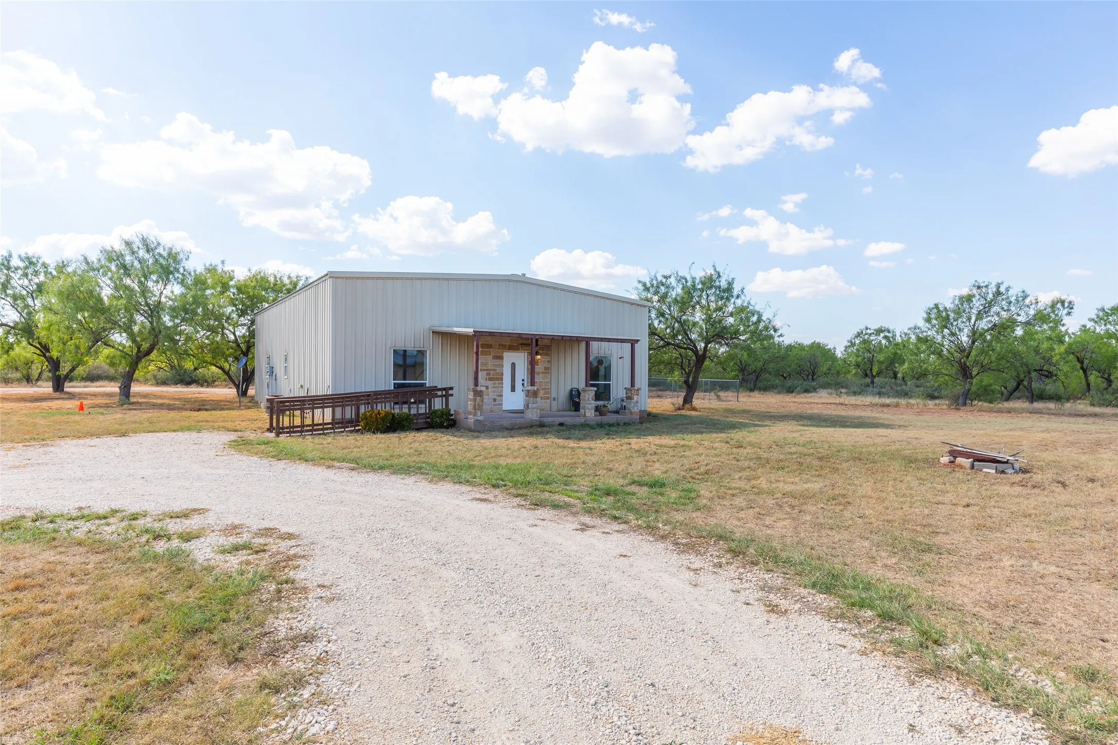 Single Family Residence For Sale in Taylor County , 166 Nora Miller Road, Abilene, Texas 79602, 4 Bedroom, 3 Bathroom, 3 Garage spaces, 3,026 Sqft, built in 2012, mls#21392223, Real Estate Agent in Abilene, Homes For Sale in Taylor county, Homes For Sale in Abilene, Realtor in Abilene Texas, Real Estate Brokerage Independent Realty Texas, Luminita Cordes Realtor