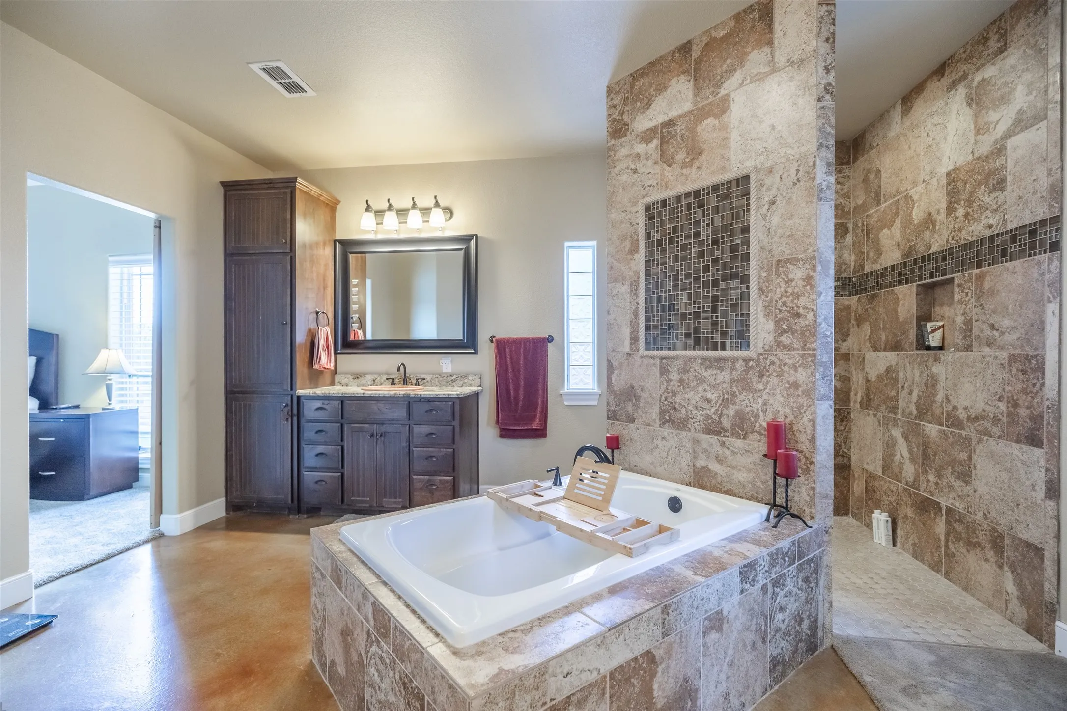 Single Family Residence For Sale in Taylor County , 166 Nora Miller Road, Abilene, Texas 79602, 4 Bedroom, 3 Bathroom, 3 Garage spaces, 3,026 Sqft, built in 2012, mls#21392223, Real Estate Agent in Abilene, Homes For Sale in Taylor county, Homes For Sale in Abilene, Realtor in Abilene Texas, Real Estate Brokerage Independent Realty Texas, Luminita Cordes Realtor