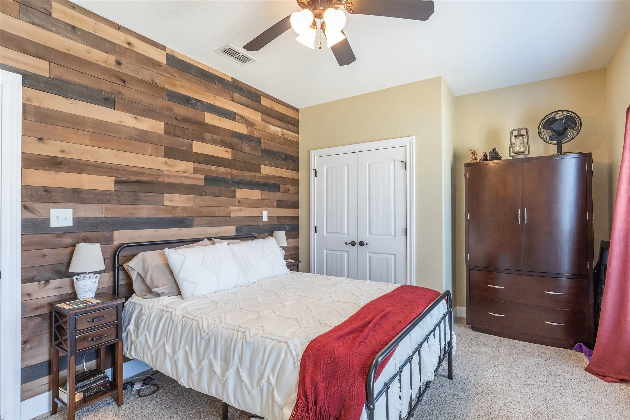 Single Family Residence For Sale in Taylor County , 166 Nora Miller Road, Abilene, Texas 79602, 4 Bedroom, 3 Bathroom, 3 Garage spaces, 3,026 Sqft, built in 2012, mls#21392223, Real Estate Agent in Abilene, Homes For Sale in Taylor county, Homes For Sale in Abilene, Realtor in Abilene Texas, Real Estate Brokerage Independent Realty Texas, Luminita Cordes Realtor