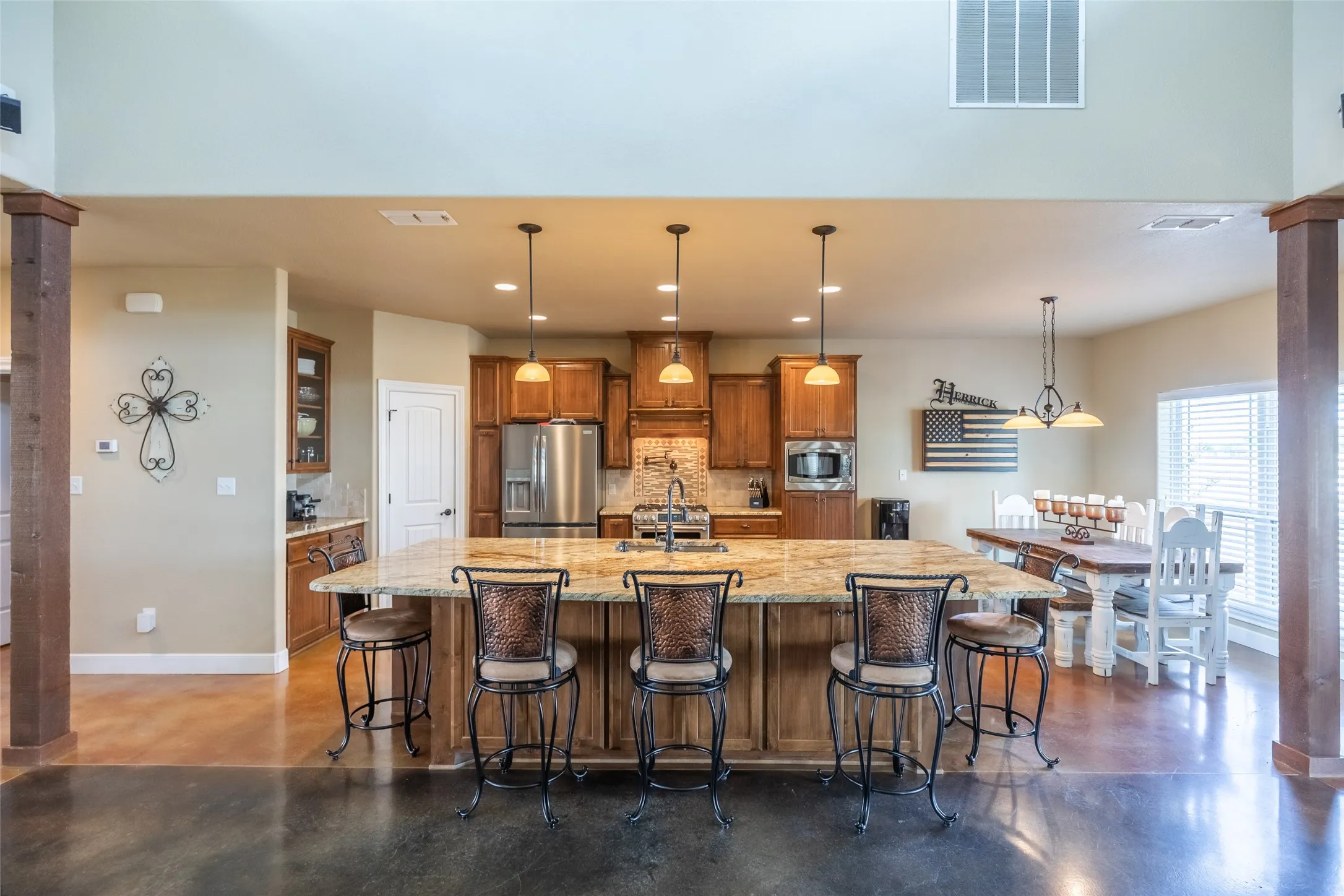 Single Family Residence For Sale in Taylor County , 166 Nora Miller Road, Abilene, Texas 79602, 4 Bedroom, 3 Bathroom, 3 Garage spaces, 3,026 Sqft, built in 2012, mls#21392223, Real Estate Agent in Abilene, Homes For Sale in Taylor county, Homes For Sale in Abilene, Realtor in Abilene Texas, Real Estate Brokerage Independent Realty Texas, Luminita Cordes Realtor