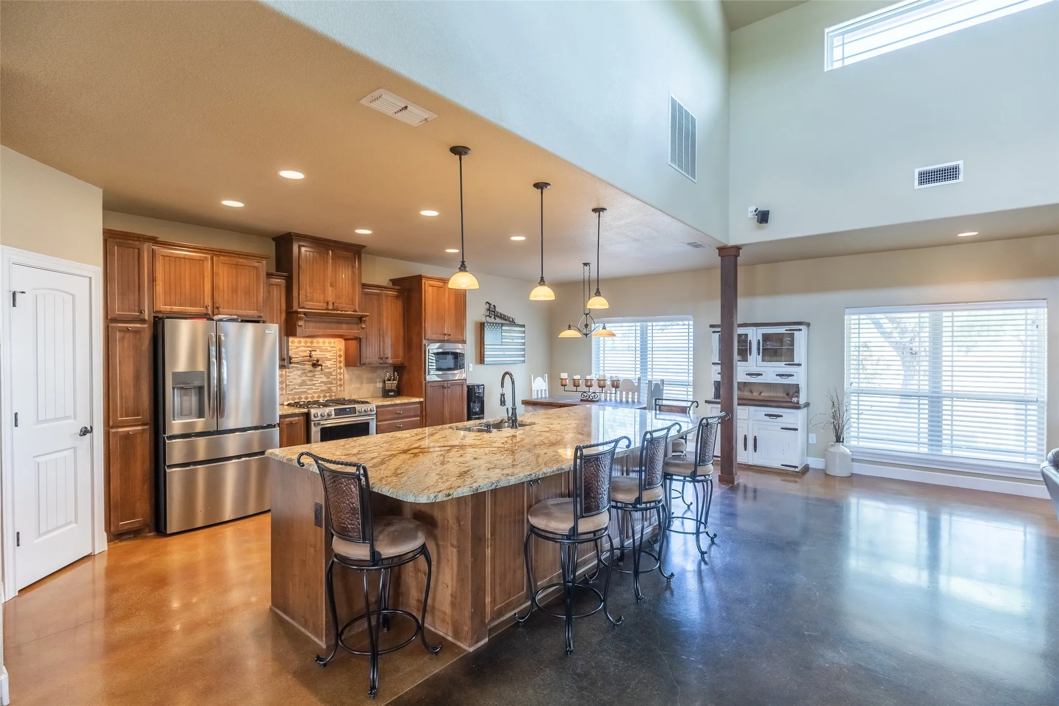 Single Family Residence For Sale in Taylor County , 166 Nora Miller Road, Abilene, Texas 79602, 4 Bedroom, 3 Bathroom, 3 Garage spaces, 3,026 Sqft, built in 2012, mls#21392223, Real Estate Agent in Abilene, Homes For Sale in Taylor county, Homes For Sale in Abilene, Realtor in Abilene Texas, Real Estate Brokerage Independent Realty Texas, Luminita Cordes Realtor