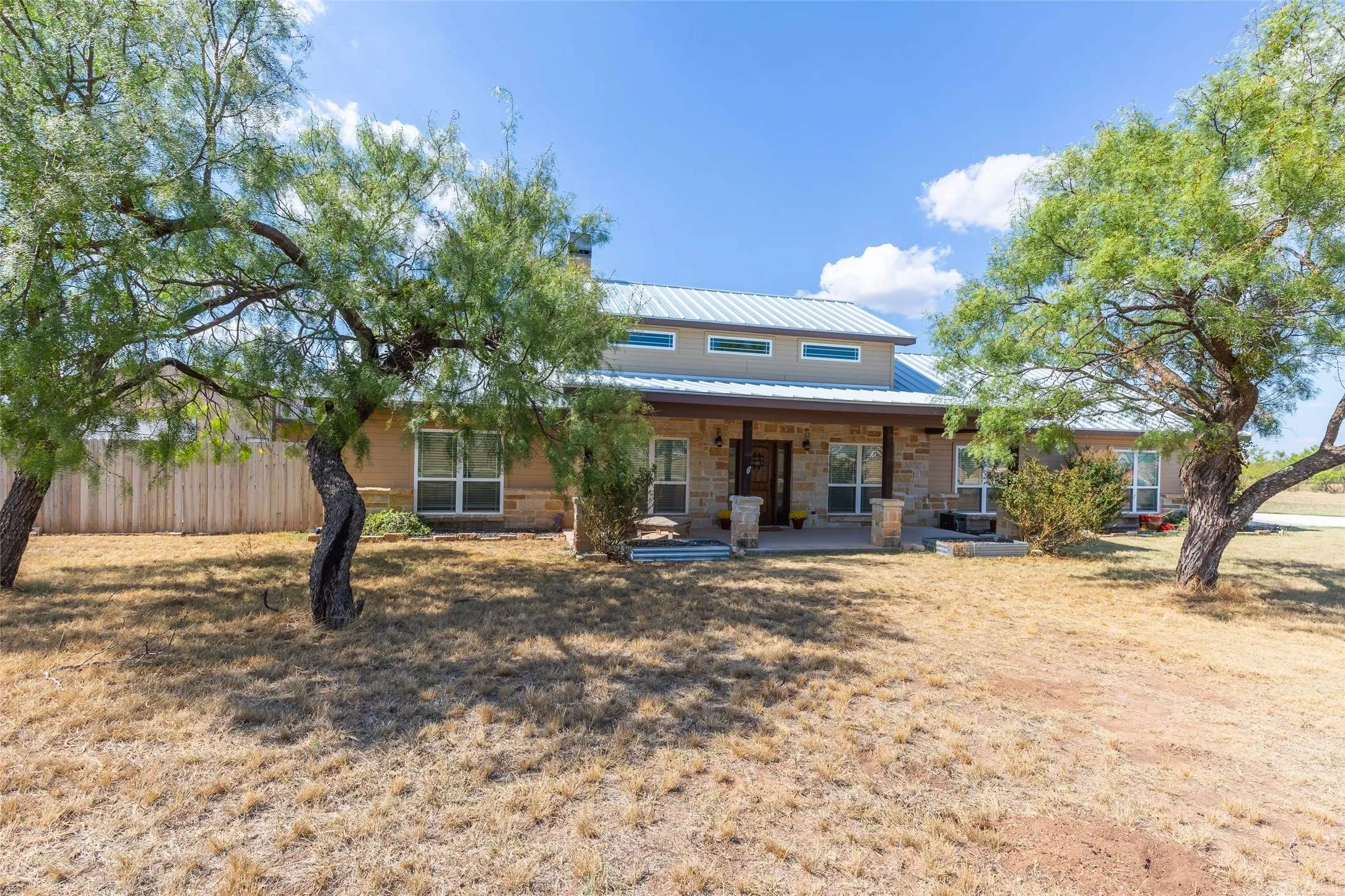 Single Family Residence For Sale in Taylor County , 166 Nora Miller Road, Abilene, Texas 79602, 4 Bedroom, 3 Bathroom, 3 Garage spaces, 3,026 Sqft, built in 2012, mls#21392223, Real Estate Agent in Abilene, Homes For Sale in Taylor county, Homes For Sale in Abilene, Realtor in Abilene Texas, Real Estate Brokerage Independent Realty Texas, Luminita Cordes Realtor