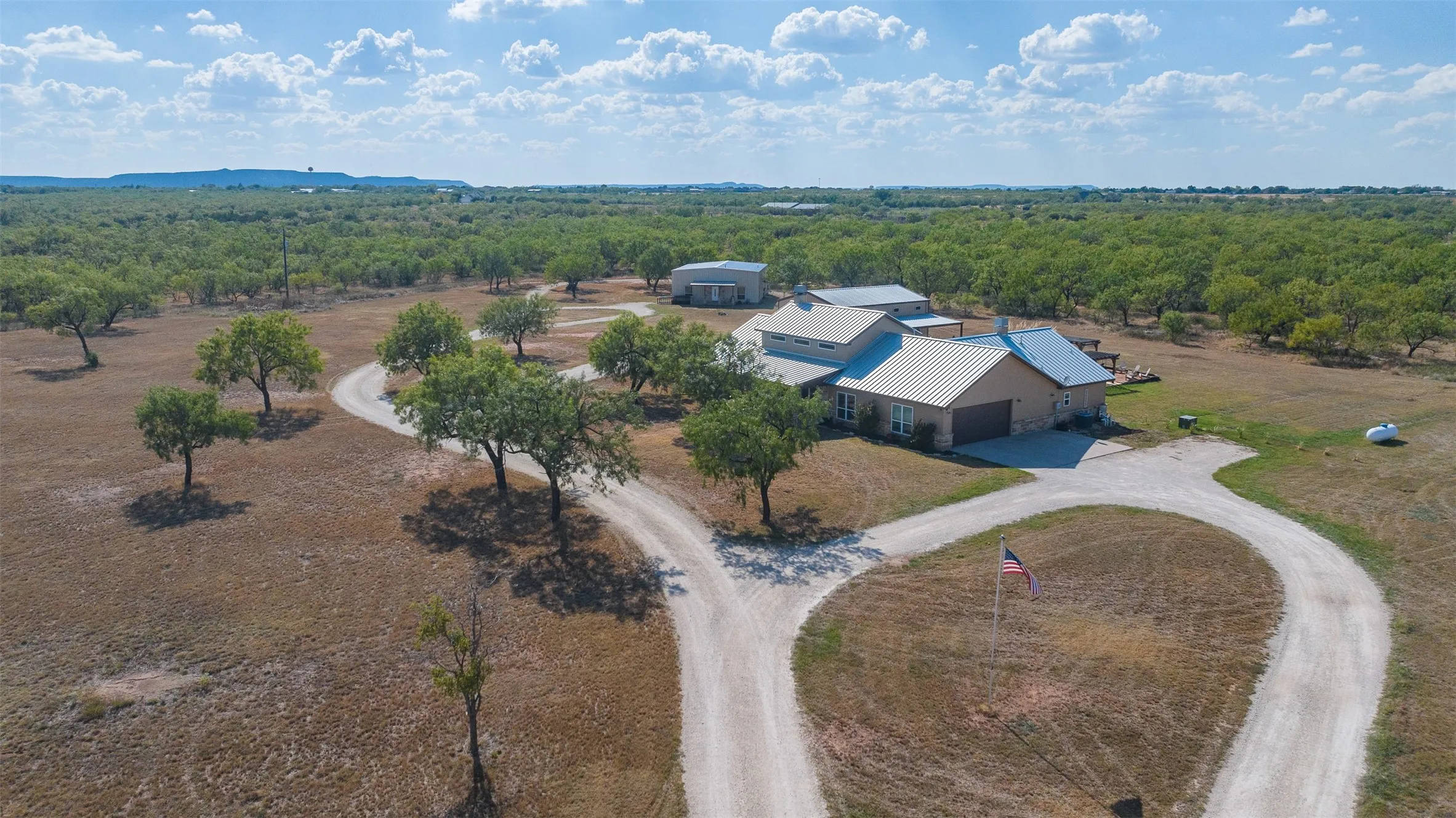 Single Family Residence For Sale in Taylor County , 166 Nora Miller Road, Abilene, Texas 79602, 4 Bedroom, 3 Bathroom, 3 Garage spaces, 3,026 Sqft, built in 2012, mls#21392223, Real Estate Agent in Abilene, Homes For Sale in Taylor county, Homes For Sale in Abilene, Realtor in Abilene Texas, Real Estate Brokerage Independent Realty Texas, Luminita Cordes Realtor
