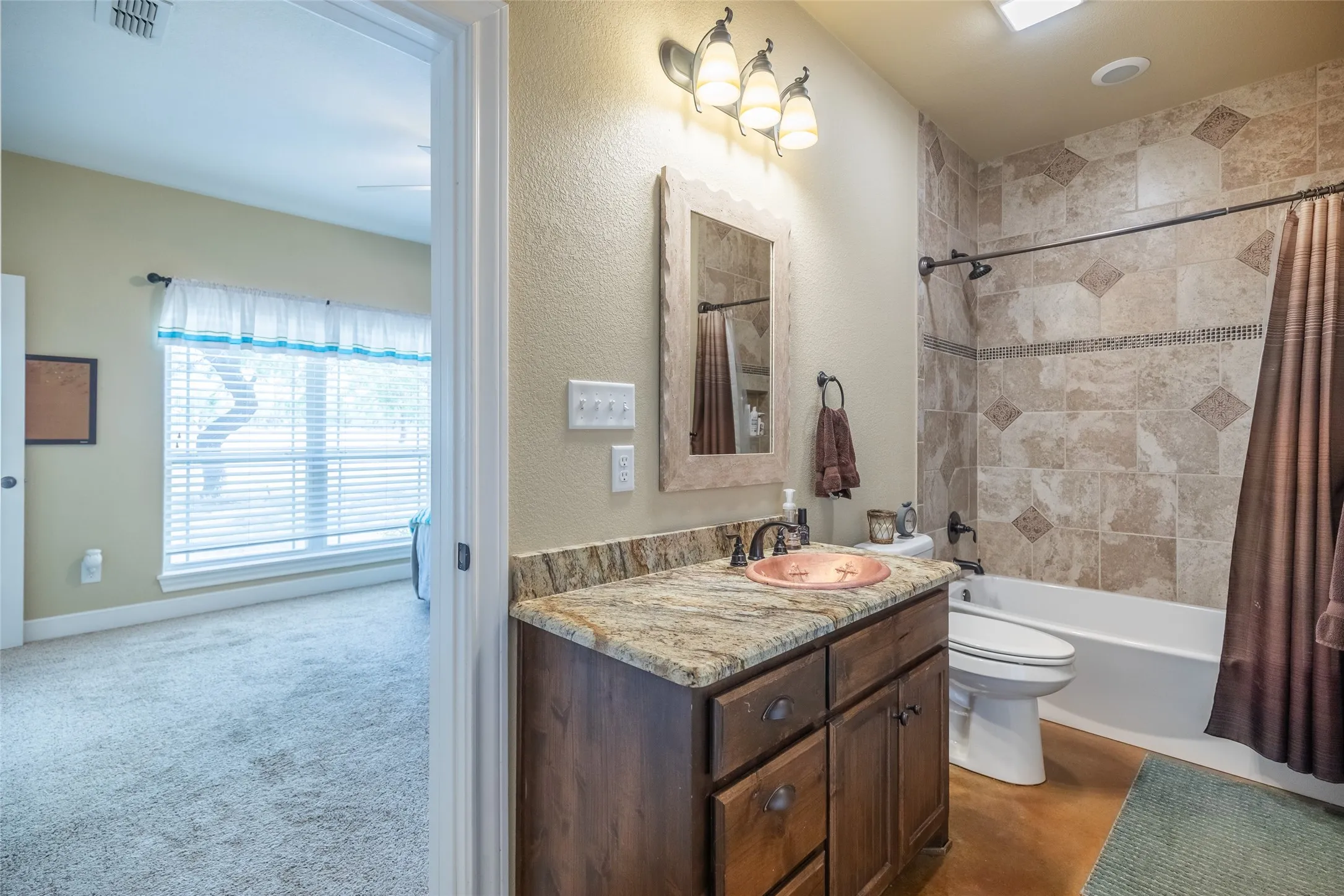 Single Family Residence For Sale in Taylor County , 166 Nora Miller Road, Abilene, Texas 79602, 4 Bedroom, 3 Bathroom, 3 Garage spaces, 3,026 Sqft, built in 2012, mls#21392223, Real Estate Agent in Abilene, Homes For Sale in Taylor county, Homes For Sale in Abilene, Realtor in Abilene Texas, Real Estate Brokerage Independent Realty Texas, Luminita Cordes Realtor