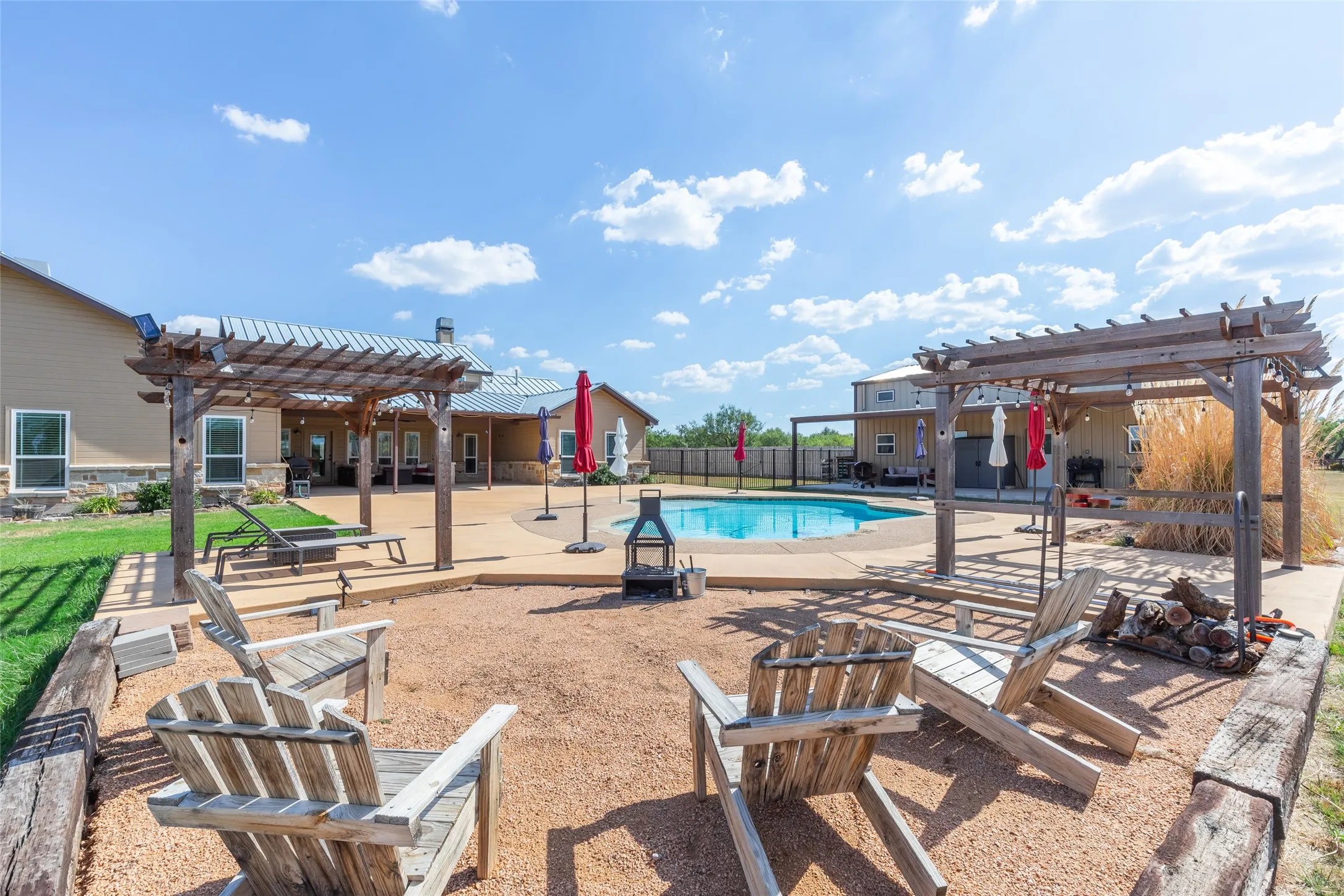 Single Family Residence For Sale in Taylor County , 166 Nora Miller Road, Abilene, Texas 79602, 4 Bedroom, 3 Bathroom, 3 Garage spaces, 3,026 Sqft, built in 2012, mls#21392223, Real Estate Agent in Abilene, Homes For Sale in Taylor county, Homes For Sale in Abilene, Realtor in Abilene Texas, Real Estate Brokerage Independent Realty Texas, Luminita Cordes Realtor