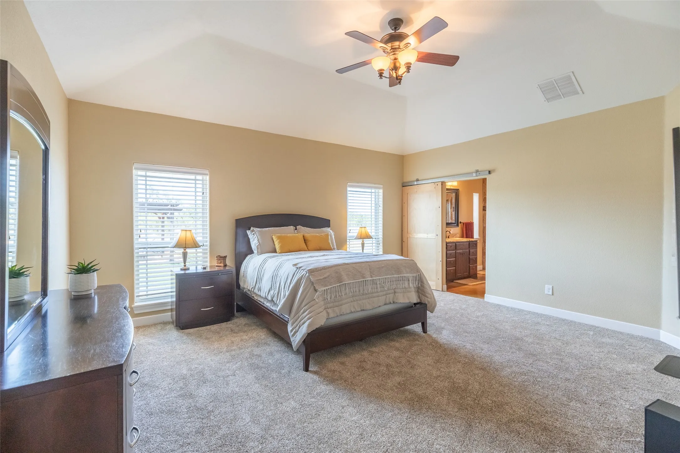 Single Family Residence For Sale in Taylor County , 166 Nora Miller Road, Abilene, Texas 79602, 4 Bedroom, 3 Bathroom, 3 Garage spaces, 3,026 Sqft, built in 2012, mls#21392223, Real Estate Agent in Abilene, Homes For Sale in Taylor county, Homes For Sale in Abilene, Realtor in Abilene Texas, Real Estate Brokerage Independent Realty Texas, Luminita Cordes Realtor