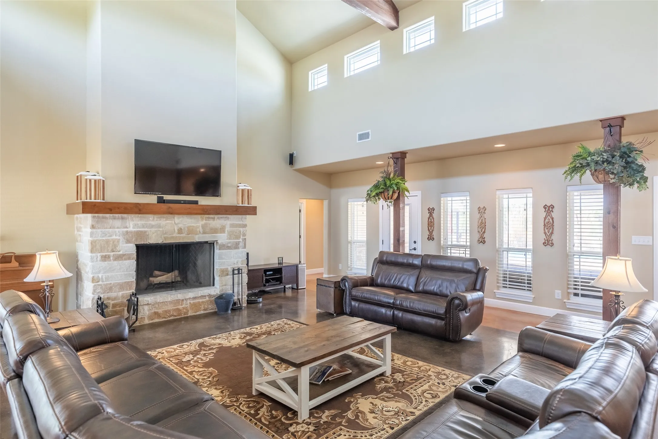 Single Family Residence For Sale in Taylor County , 166 Nora Miller Road, Abilene, Texas 79602, 4 Bedroom, 3 Bathroom, 3 Garage spaces, 3,026 Sqft, built in 2012, mls#21392223, Real Estate Agent in Abilene, Homes For Sale in Taylor county, Homes For Sale in Abilene, Realtor in Abilene Texas, Real Estate Brokerage Independent Realty Texas, Luminita Cordes Realtor