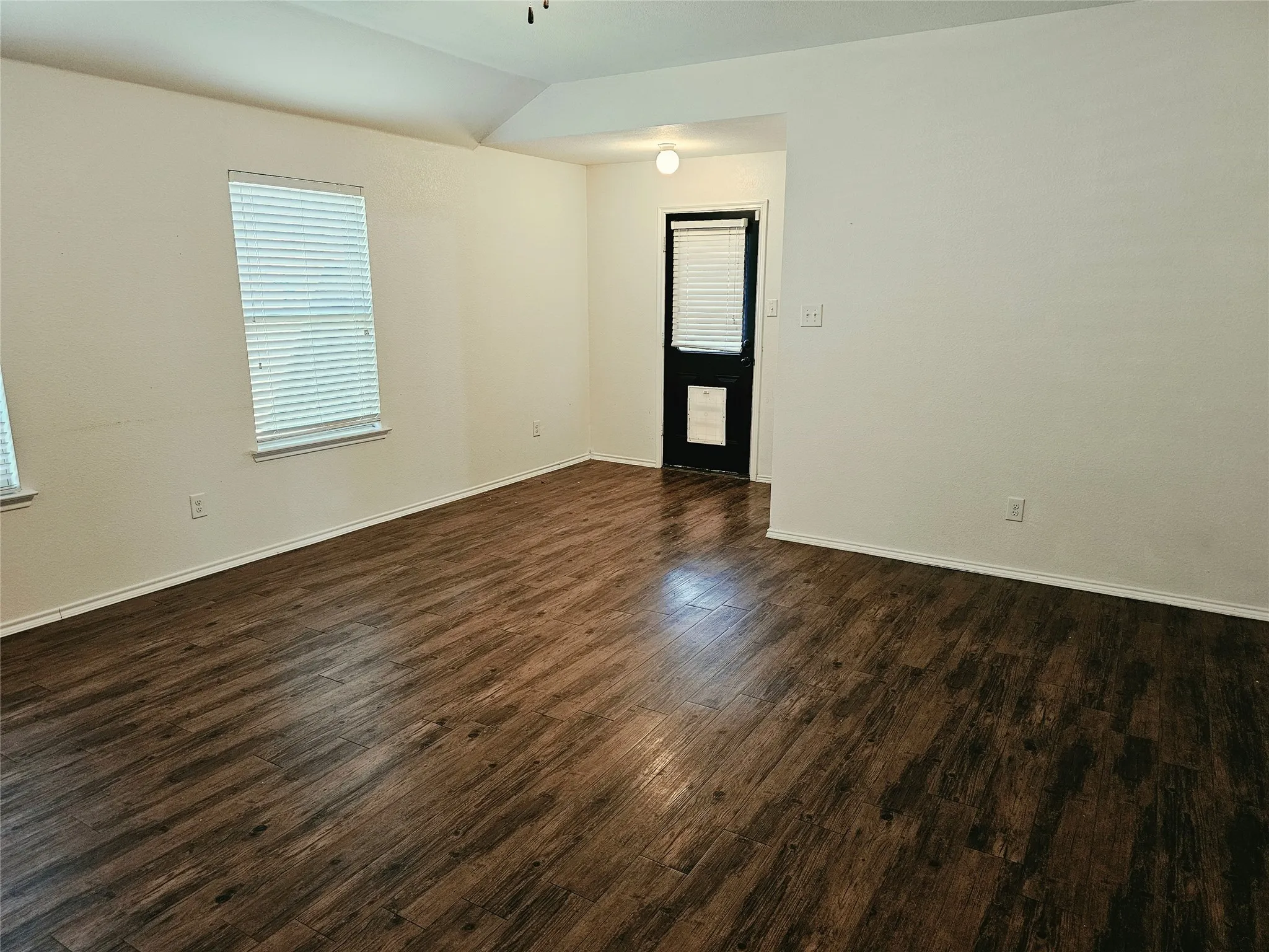 Single Family Residence For Rent in Collin County , 1412 Meadow Creek Drive, Princeton, Texas 75407, 4 Bedroom, 2 Bathroom, 2 Garage spaces, 1,892 Sqft, built in 2017, mls#21408247, Real Estate Agent in Princeton, Homes For Rent in Collin county, Homes For Rent in Princeton, Realtor in Princeton Texas, Real Estate Brokerage Independent Realty Texas, Luminita Cordes Realtor