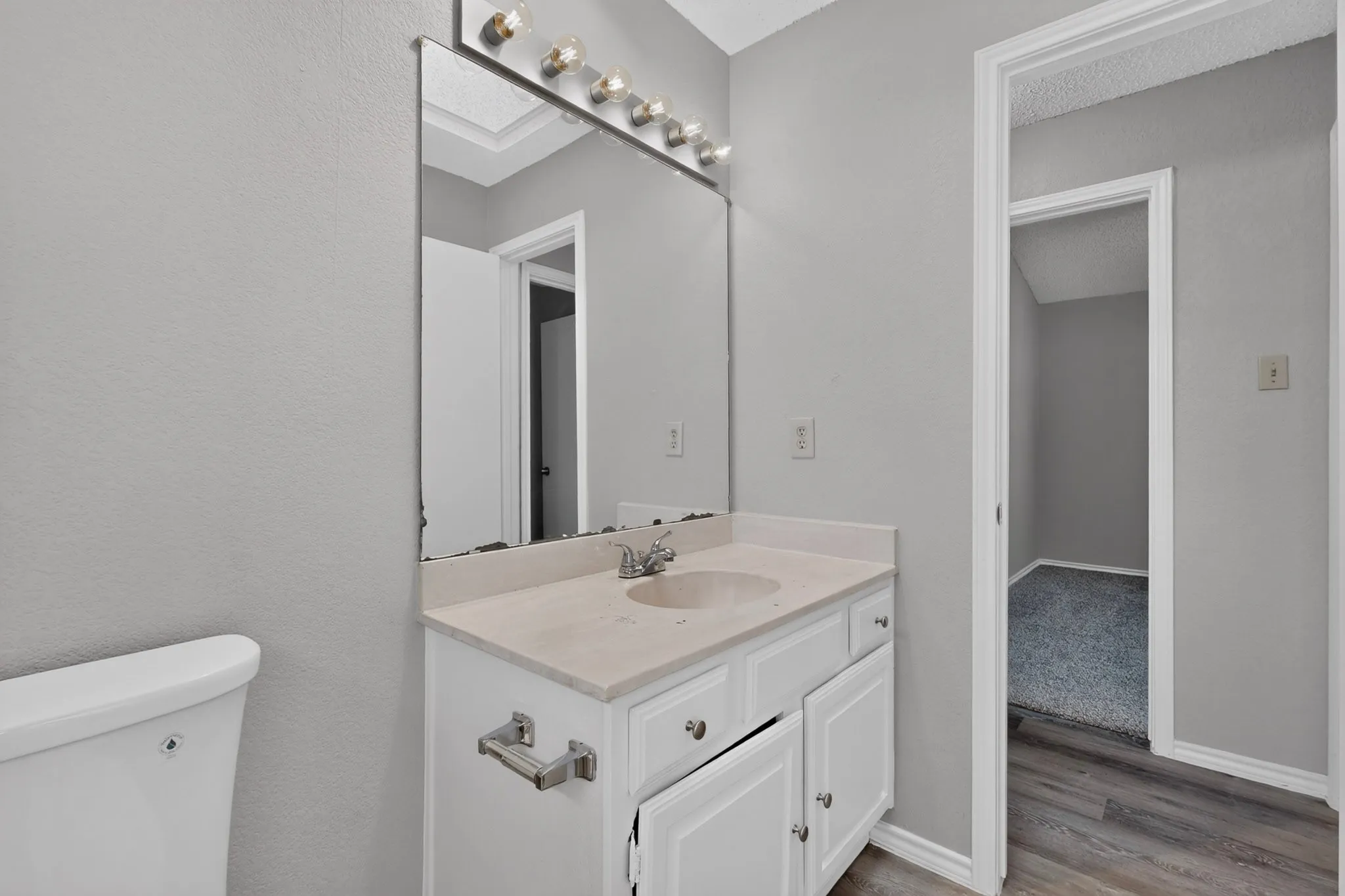 Single Family Residence For Sale in Dallas County , 118 Wilderness Trail, Mesquite, Texas 75149, 3 Bedroom, 2 Bathroom, 2 Garage spaces, 1,237 Sqft, built in 1984, mls#21408793, Real Estate Agent in Mesquite, Homes For Sale in Dallas county, Homes For Sale in Mesquite, Realtor in Mesquite Texas, Real Estate Brokerage Independent Realty Texas, Luminita Cordes Realtor