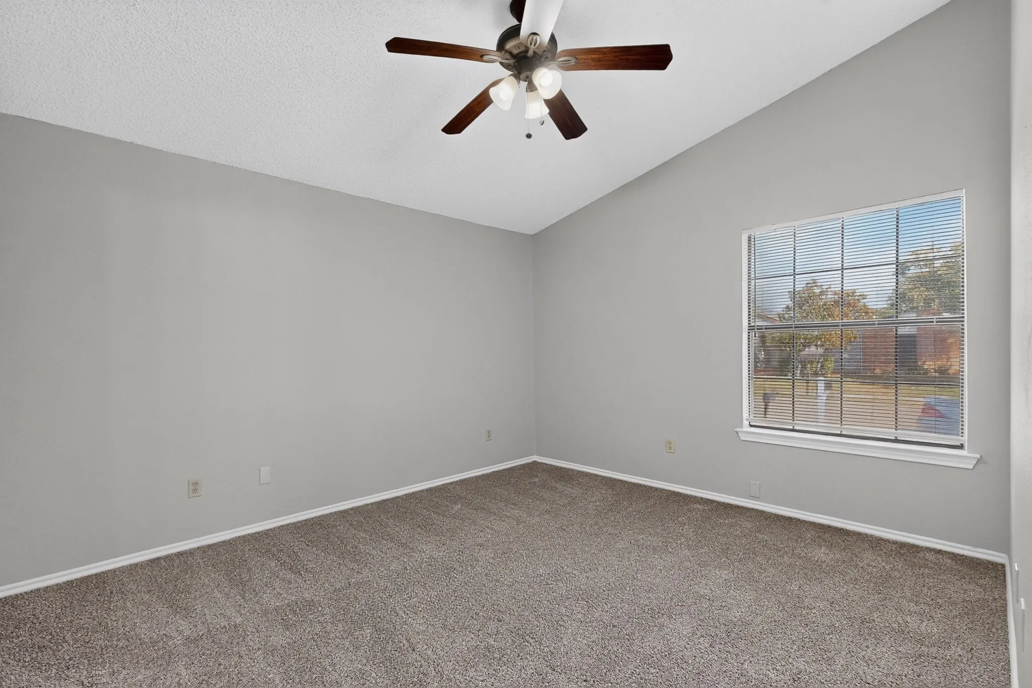 Single Family Residence For Sale in Dallas County , 118 Wilderness Trail, Mesquite, Texas 75149, 3 Bedroom, 2 Bathroom, 2 Garage spaces, 1,237 Sqft, built in 1984, mls#21408793, Real Estate Agent in Mesquite, Homes For Sale in Dallas county, Homes For Sale in Mesquite, Realtor in Mesquite Texas, Real Estate Brokerage Independent Realty Texas, Luminita Cordes Realtor