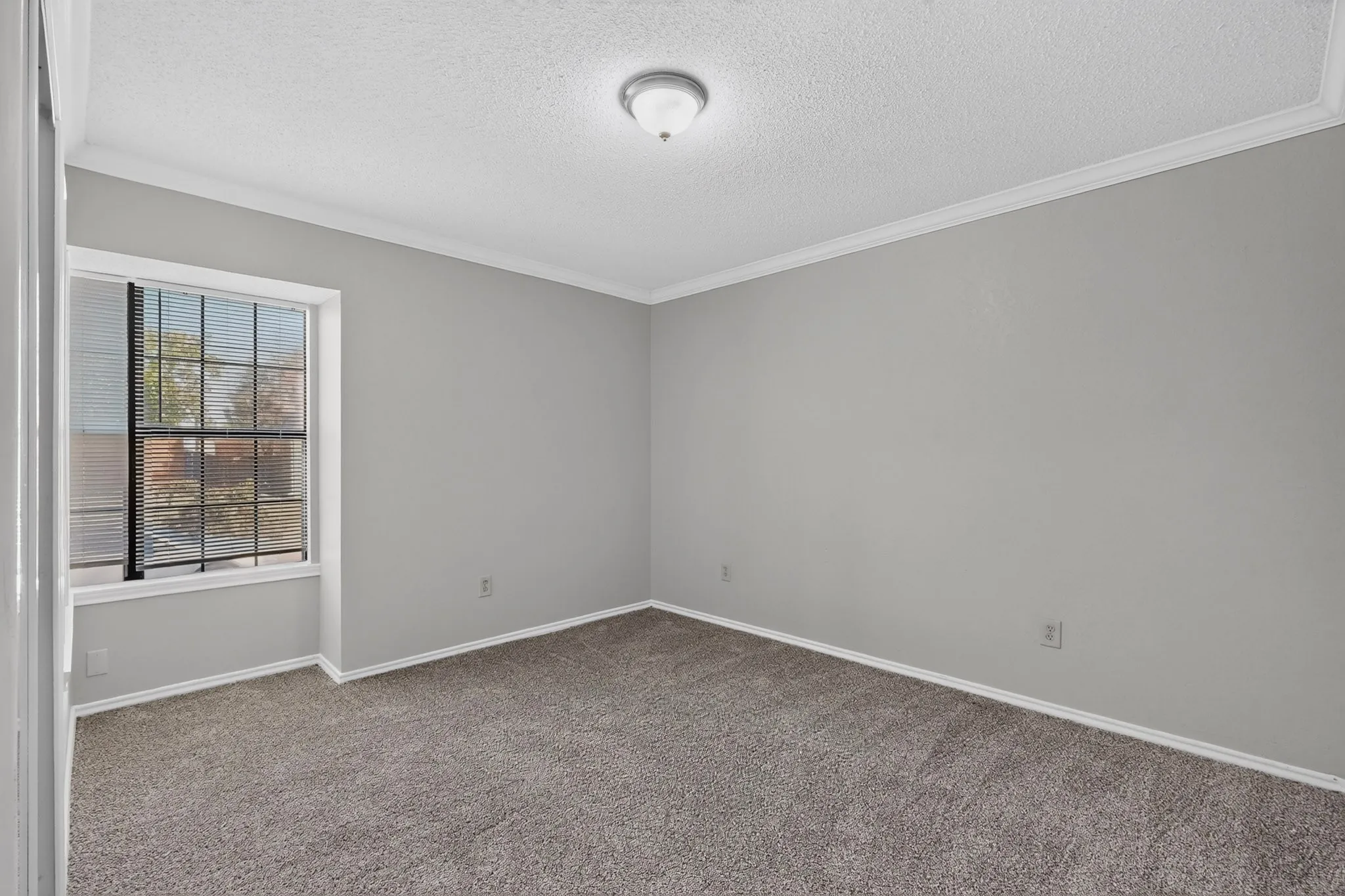 Single Family Residence For Sale in Dallas County , 118 Wilderness Trail, Mesquite, Texas 75149, 3 Bedroom, 2 Bathroom, 2 Garage spaces, 1,237 Sqft, built in 1984, mls#21408793, Real Estate Agent in Mesquite, Homes For Sale in Dallas county, Homes For Sale in Mesquite, Realtor in Mesquite Texas, Real Estate Brokerage Independent Realty Texas, Luminita Cordes Realtor