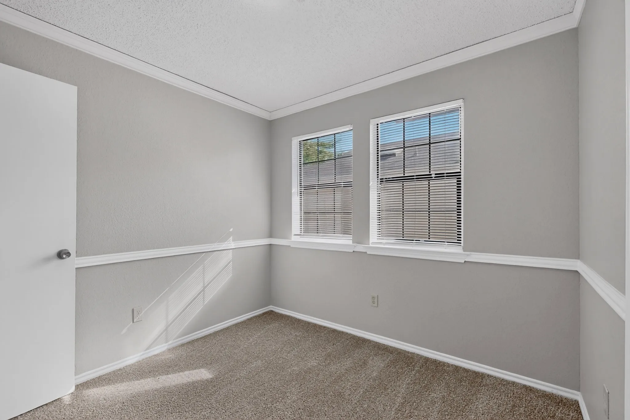 Single Family Residence For Sale in Dallas County , 118 Wilderness Trail, Mesquite, Texas 75149, 3 Bedroom, 2 Bathroom, 2 Garage spaces, 1,237 Sqft, built in 1984, mls#21408793, Real Estate Agent in Mesquite, Homes For Sale in Dallas county, Homes For Sale in Mesquite, Realtor in Mesquite Texas, Real Estate Brokerage Independent Realty Texas, Luminita Cordes Realtor
