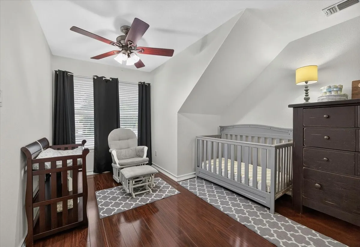 Single Family Residence For Sale in Tarrant County , 2016 Spinnaker Lane, Azle, Texas 76020, 5 Bedroom, 4 Bathroom, 3 Garage spaces, 2,700 Sqft, built in 2006, mls#21407315, Real Estate Agent in Azle, Homes For Sale in Tarrant county, Homes For Sale in Azle, Realtor in Azle Texas, Real Estate Brokerage Independent Realty Texas, Luminita Cordes Realtor