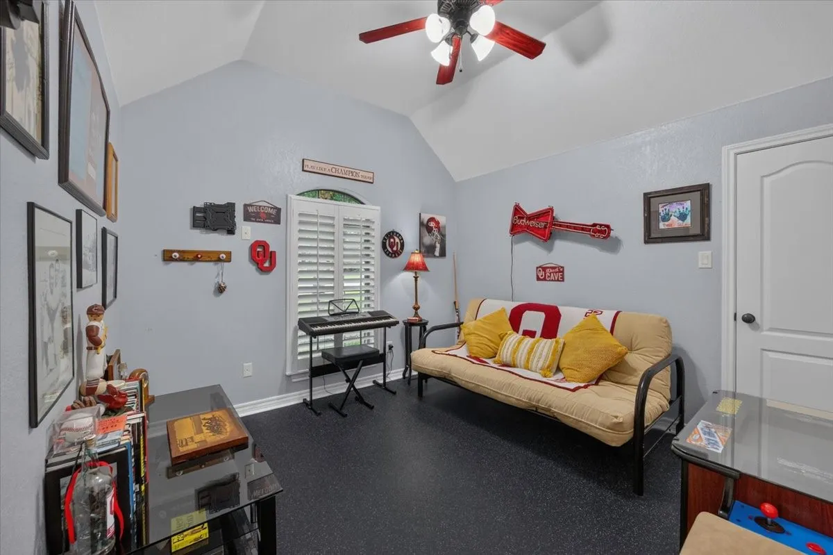 Single Family Residence For Sale in Tarrant County , 2016 Spinnaker Lane, Azle, Texas 76020, 5 Bedroom, 4 Bathroom, 3 Garage spaces, 2,700 Sqft, built in 2006, mls#21407315, Real Estate Agent in Azle, Homes For Sale in Tarrant county, Homes For Sale in Azle, Realtor in Azle Texas, Real Estate Brokerage Independent Realty Texas, Luminita Cordes Realtor