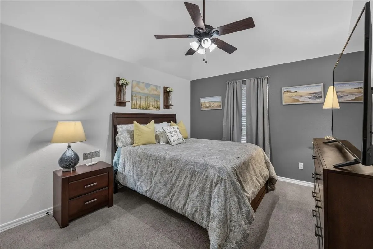 Single Family Residence For Sale in Tarrant County , 2016 Spinnaker Lane, Azle, Texas 76020, 5 Bedroom, 4 Bathroom, 3 Garage spaces, 2,700 Sqft, built in 2006, mls#21407315, Real Estate Agent in Azle, Homes For Sale in Tarrant county, Homes For Sale in Azle, Realtor in Azle Texas, Real Estate Brokerage Independent Realty Texas, Luminita Cordes Realtor