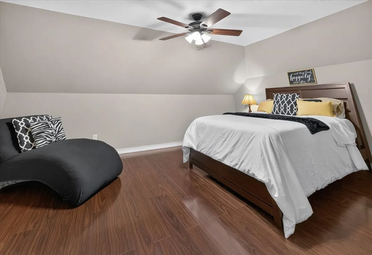 Single Family Residence For Sale in Tarrant County , 2016 Spinnaker Lane, Azle, Texas 76020, 5 Bedroom, 4 Bathroom, 3 Garage spaces, 2,700 Sqft, built in 2006, mls#21407315, Real Estate Agent in Azle, Homes For Sale in Tarrant county, Homes For Sale in Azle, Realtor in Azle Texas, Real Estate Brokerage Independent Realty Texas, Luminita Cordes Realtor