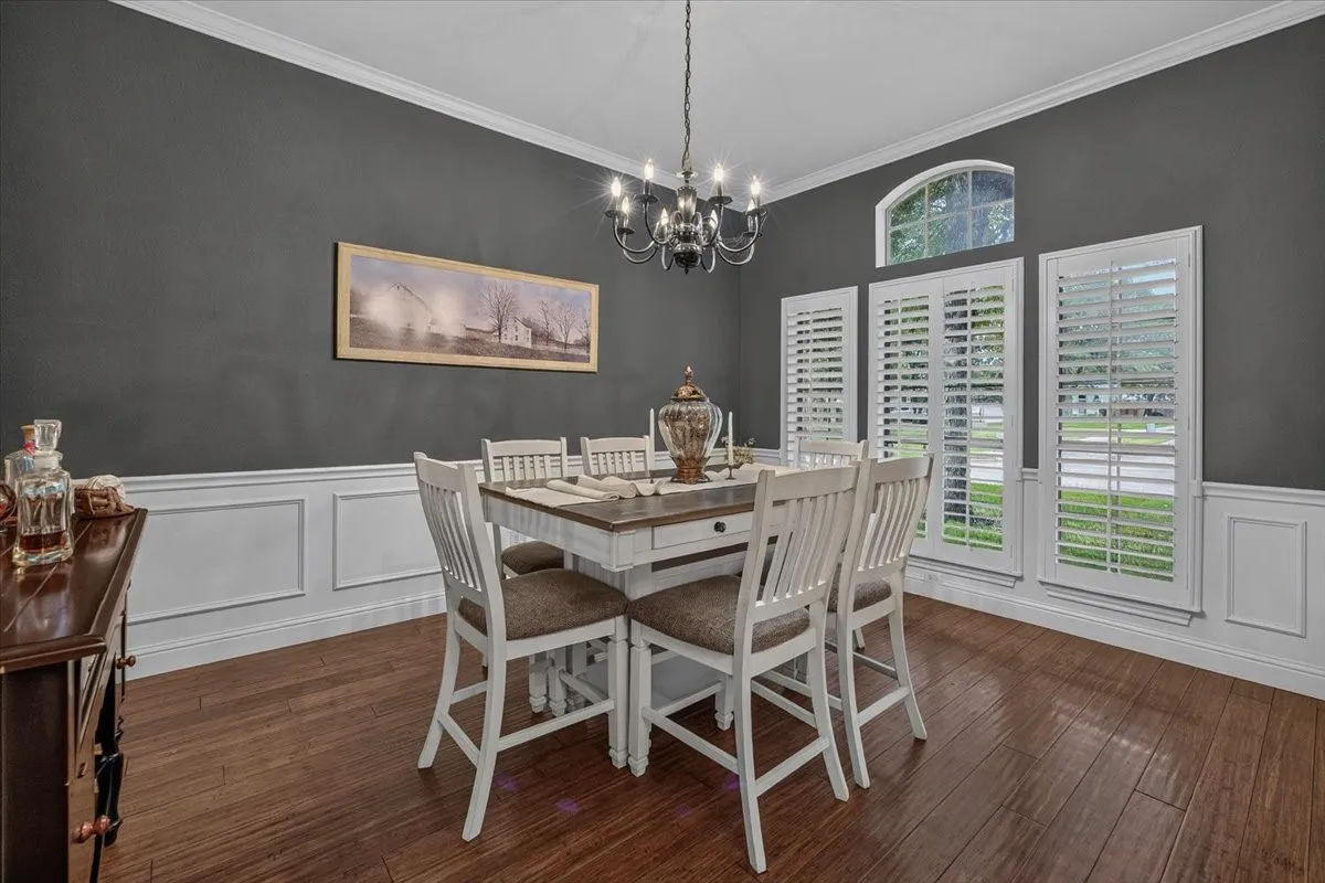 Single Family Residence For Sale in Tarrant County , 2016 Spinnaker Lane, Azle, Texas 76020, 5 Bedroom, 4 Bathroom, 3 Garage spaces, 2,700 Sqft, built in 2006, mls#21407315, Real Estate Agent in Azle, Homes For Sale in Tarrant county, Homes For Sale in Azle, Realtor in Azle Texas, Real Estate Brokerage Independent Realty Texas, Luminita Cordes Realtor