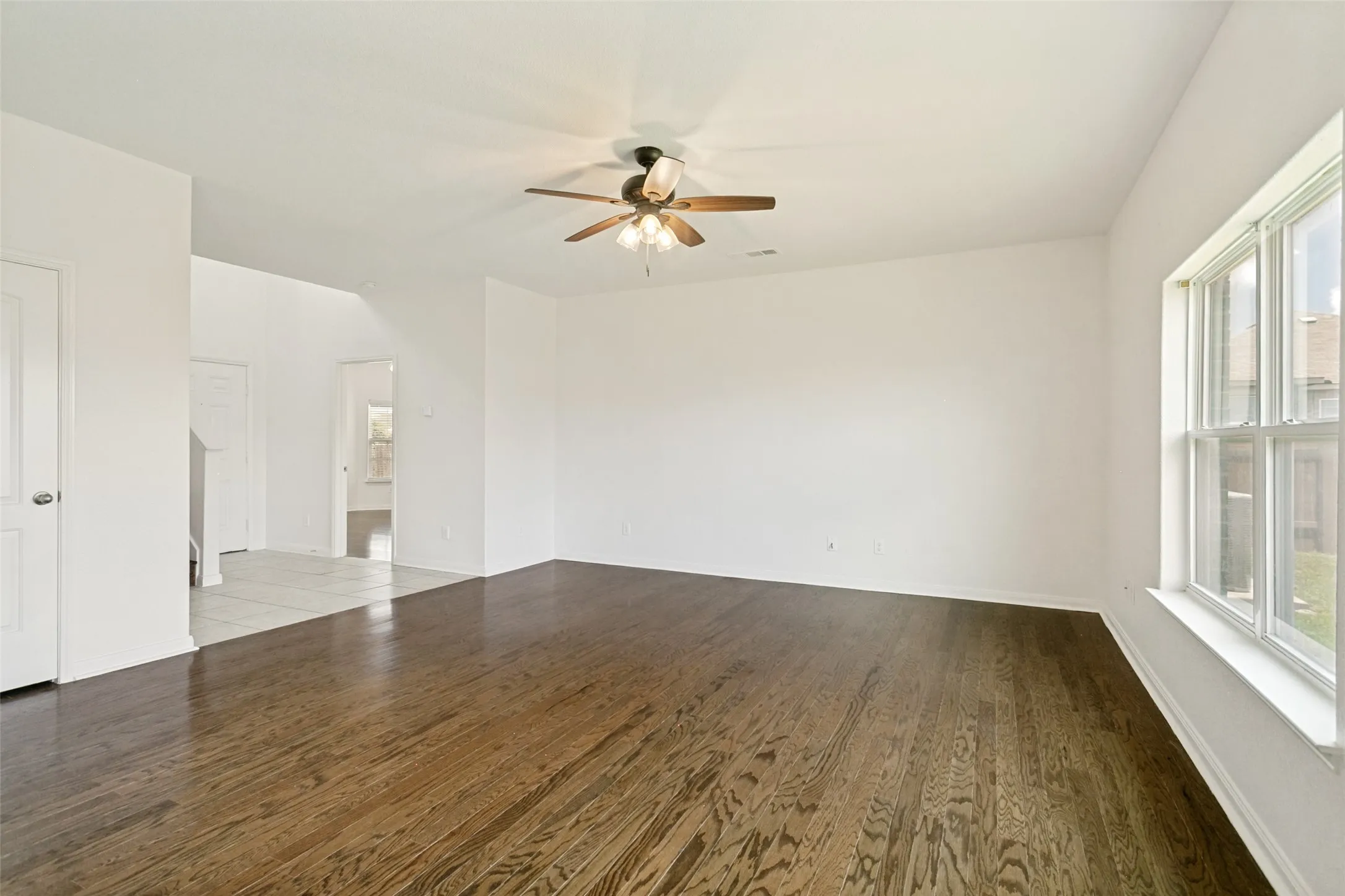 Single Family Residence For Rent in Collin County , 215 Silver Leaf Drive, Princeton, Texas 75407, 4 Bedroom, 3 Bathroom, 2 Garage spaces, 2,169 Sqft, built in 2016, mls#21408795, Real Estate Agent in Princeton, Homes For Rent in Collin county, Homes For Rent in Princeton, Realtor in Princeton Texas, Real Estate Brokerage Independent Realty Texas, Luminita Cordes Realtor