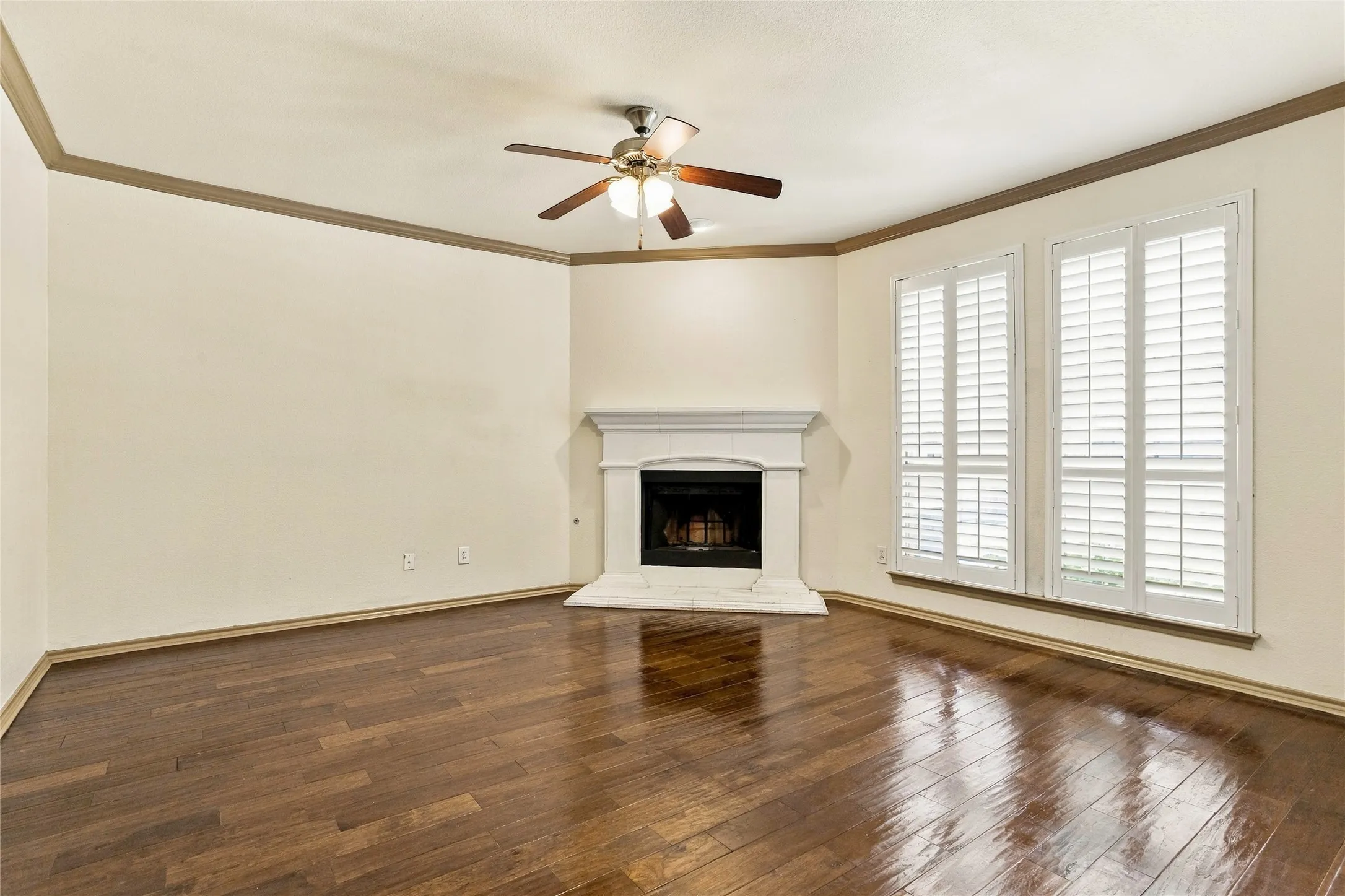 Single Family Residence For Sale in Tarrant County , 7614 Fallen Antler Place, Arlington, Texas 76002, 3 Bedroom, 2 Bathroom, 2 Garage spaces, 1,844 Sqft, built in 2008, mls#21408272, Real Estate Agent in Arlington, Homes For Sale in Tarrant county, Homes For Sale in Arlington, Realtor in Arlington Texas, Real Estate Brokerage Independent Realty Texas, Luminita Cordes Realtor