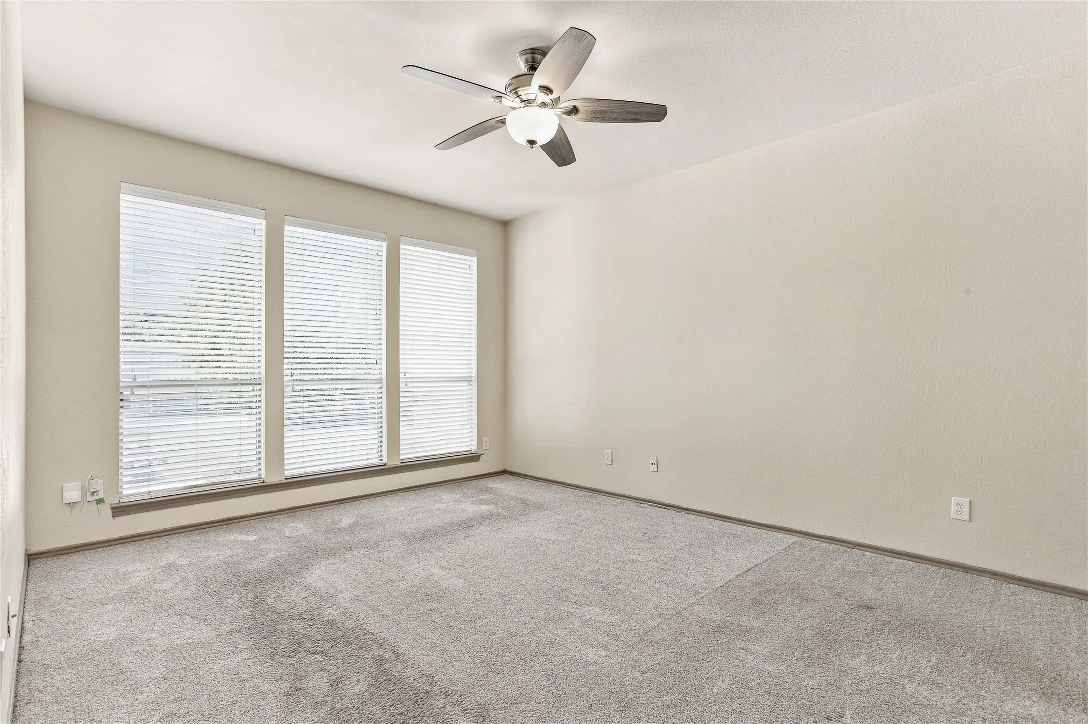 Single Family Residence For Sale in Tarrant County , 7614 Fallen Antler Place, Arlington, Texas 76002, 3 Bedroom, 2 Bathroom, 2 Garage spaces, 1,844 Sqft, built in 2008, mls#21408272, Real Estate Agent in Arlington, Homes For Sale in Tarrant county, Homes For Sale in Arlington, Realtor in Arlington Texas, Real Estate Brokerage Independent Realty Texas, Luminita Cordes Realtor