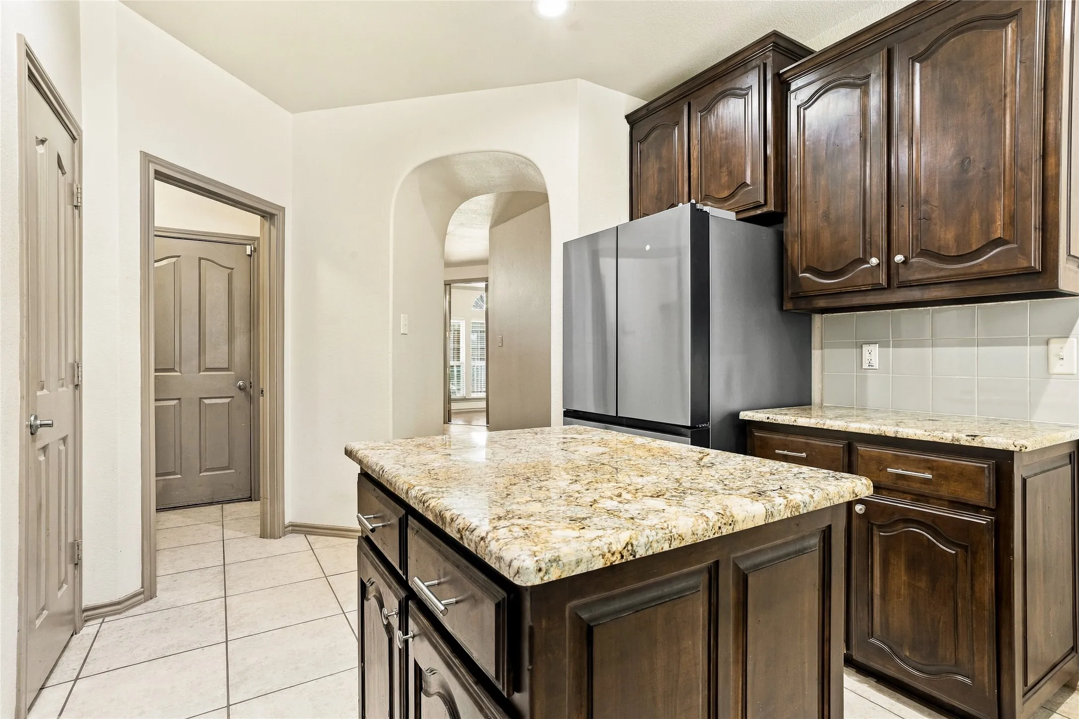 Single Family Residence For Sale in Tarrant County , 7614 Fallen Antler Place, Arlington, Texas 76002, 3 Bedroom, 2 Bathroom, 2 Garage spaces, 1,844 Sqft, built in 2008, mls#21408272, Real Estate Agent in Arlington, Homes For Sale in Tarrant county, Homes For Sale in Arlington, Realtor in Arlington Texas, Real Estate Brokerage Independent Realty Texas, Luminita Cordes Realtor