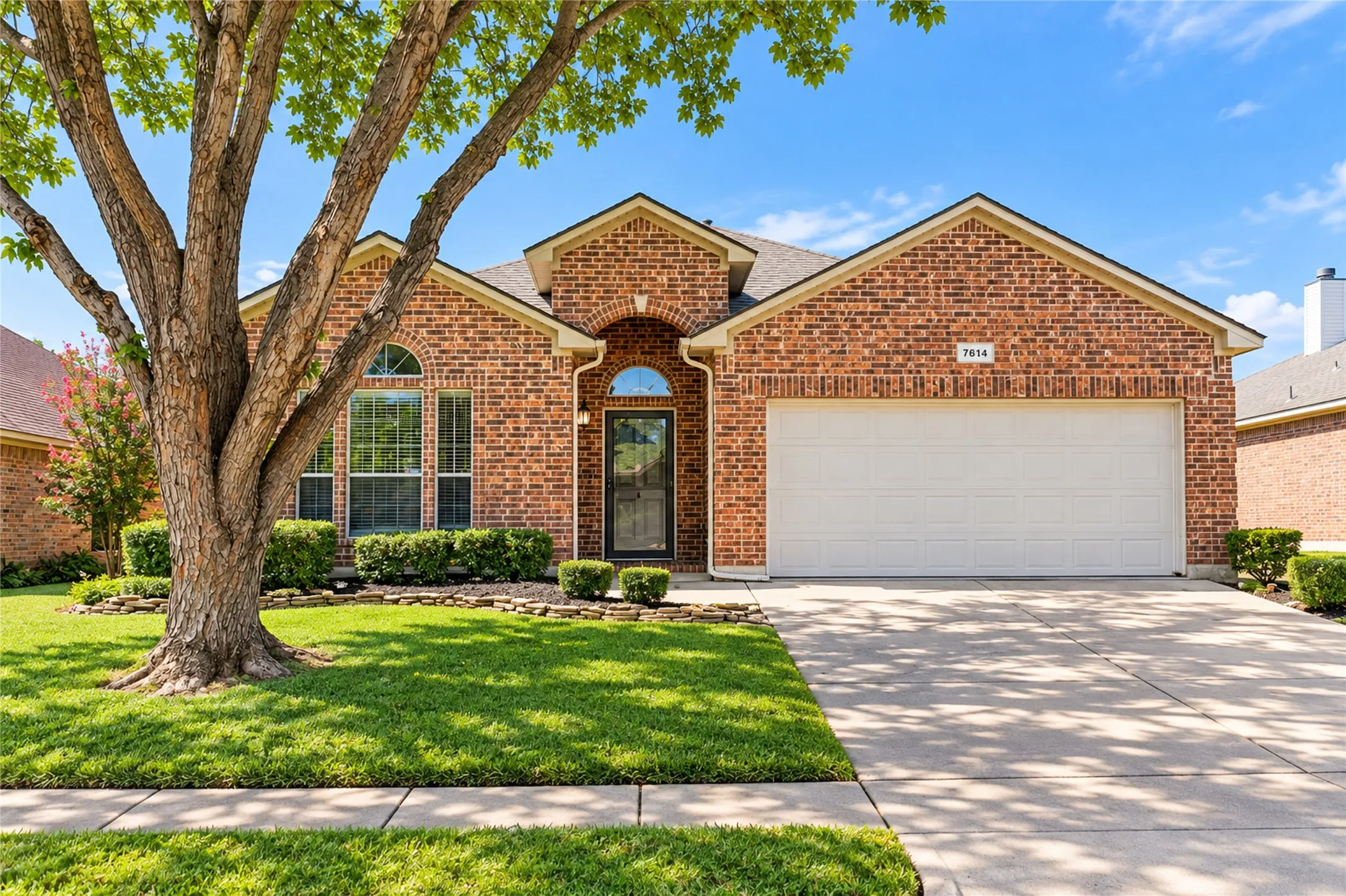 Welcome home to    7614 Fallen Antler!
