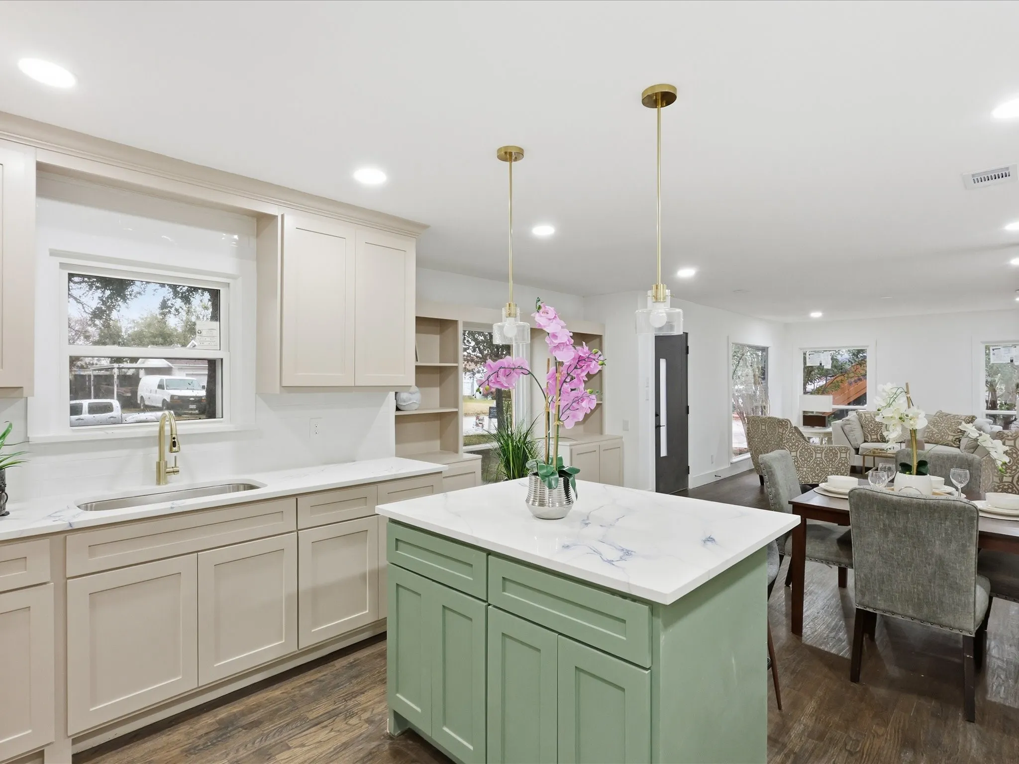Single Family Residence For Sale in Tarrant County , 6624 Reeves Street, Richland Hills, Texas 76118, 3 Bedroom, 2 Bathroom, 1 Garage spaces, 1,464 Sqft, built in 1951, mls#21408534, Real Estate Agent in Richland Hills, Homes For Sale in Tarrant county, Homes For Sale in Richland Hills, Realtor in Richland Hills Texas, Real Estate Brokerage Independent Realty Texas, Luminita Cordes Realtor
